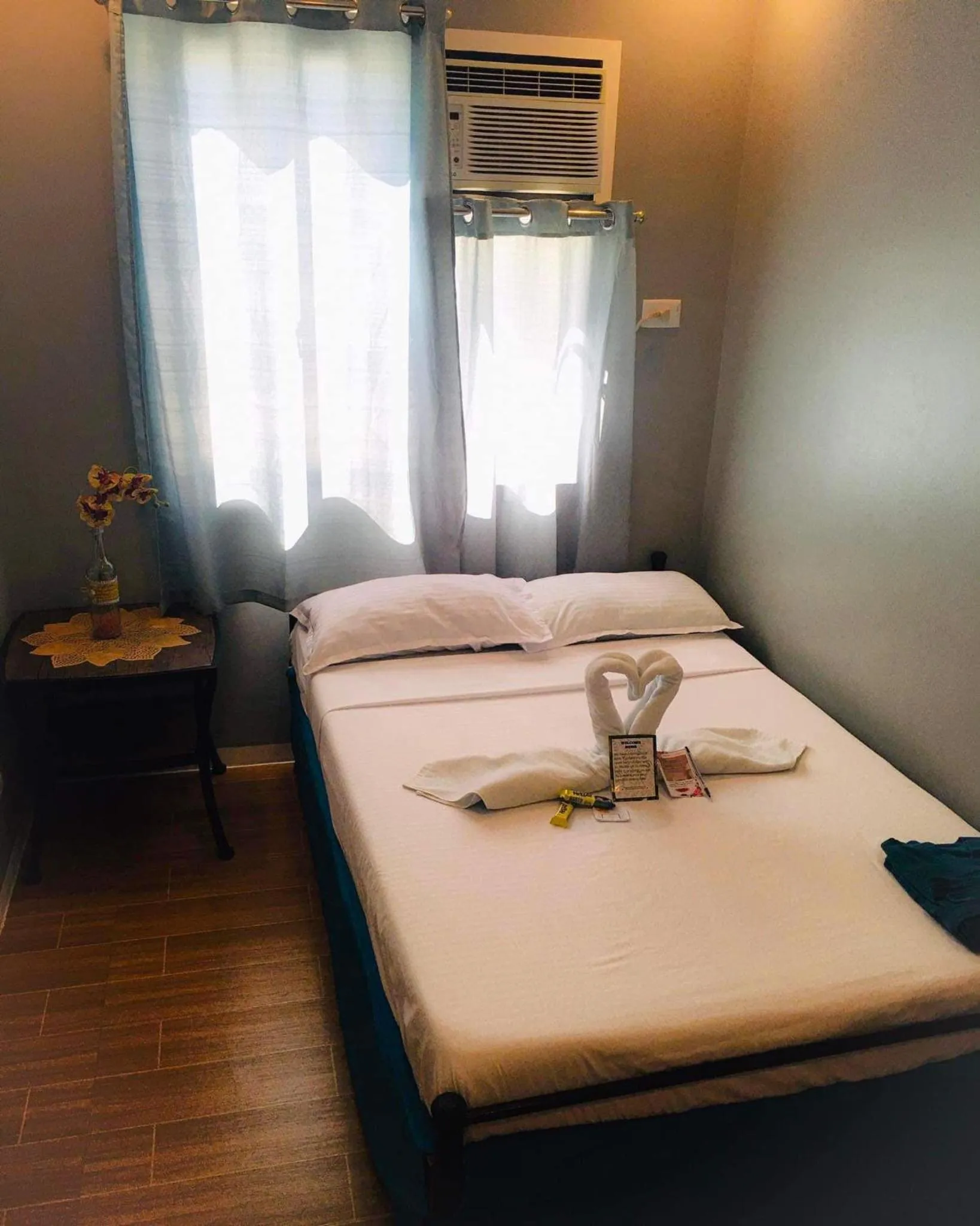 Bed in Kingswick Residences & Lodge