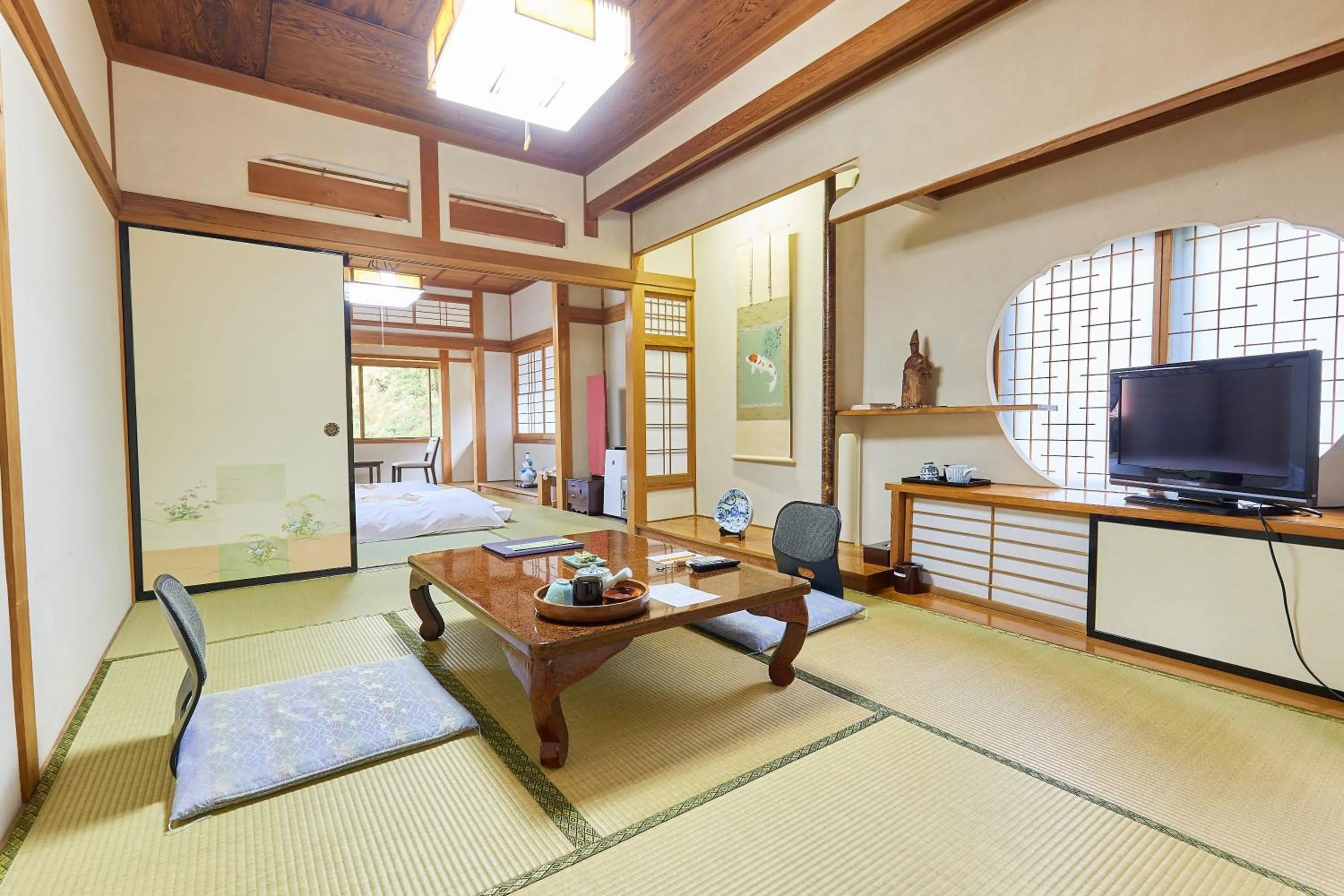 Photo of the whole room in Ryokan Koyokan