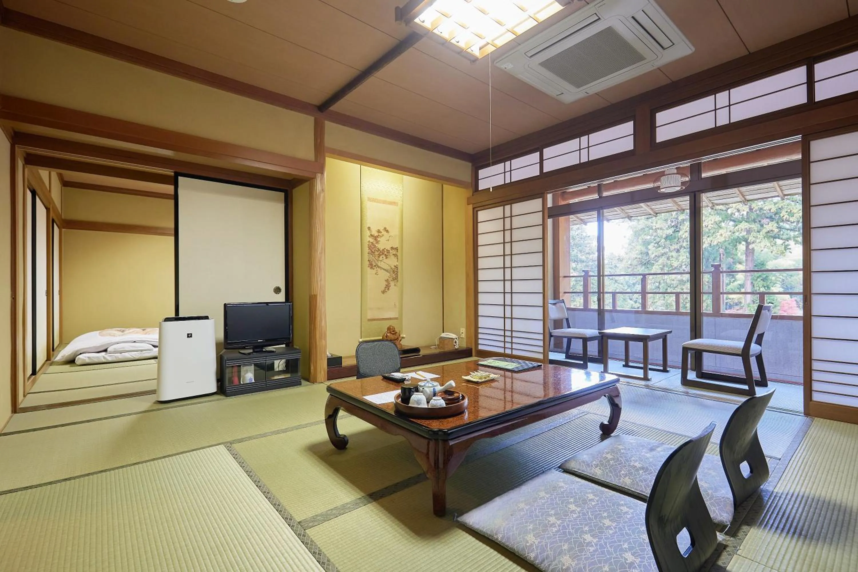 Photo of the whole room in Ryokan Koyokan