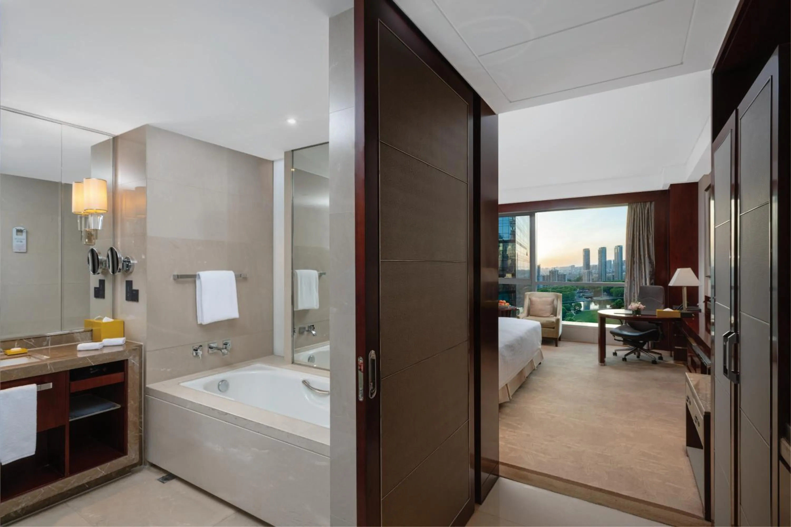 Photo of the whole room, Bed in Pan Pacific Ningbo