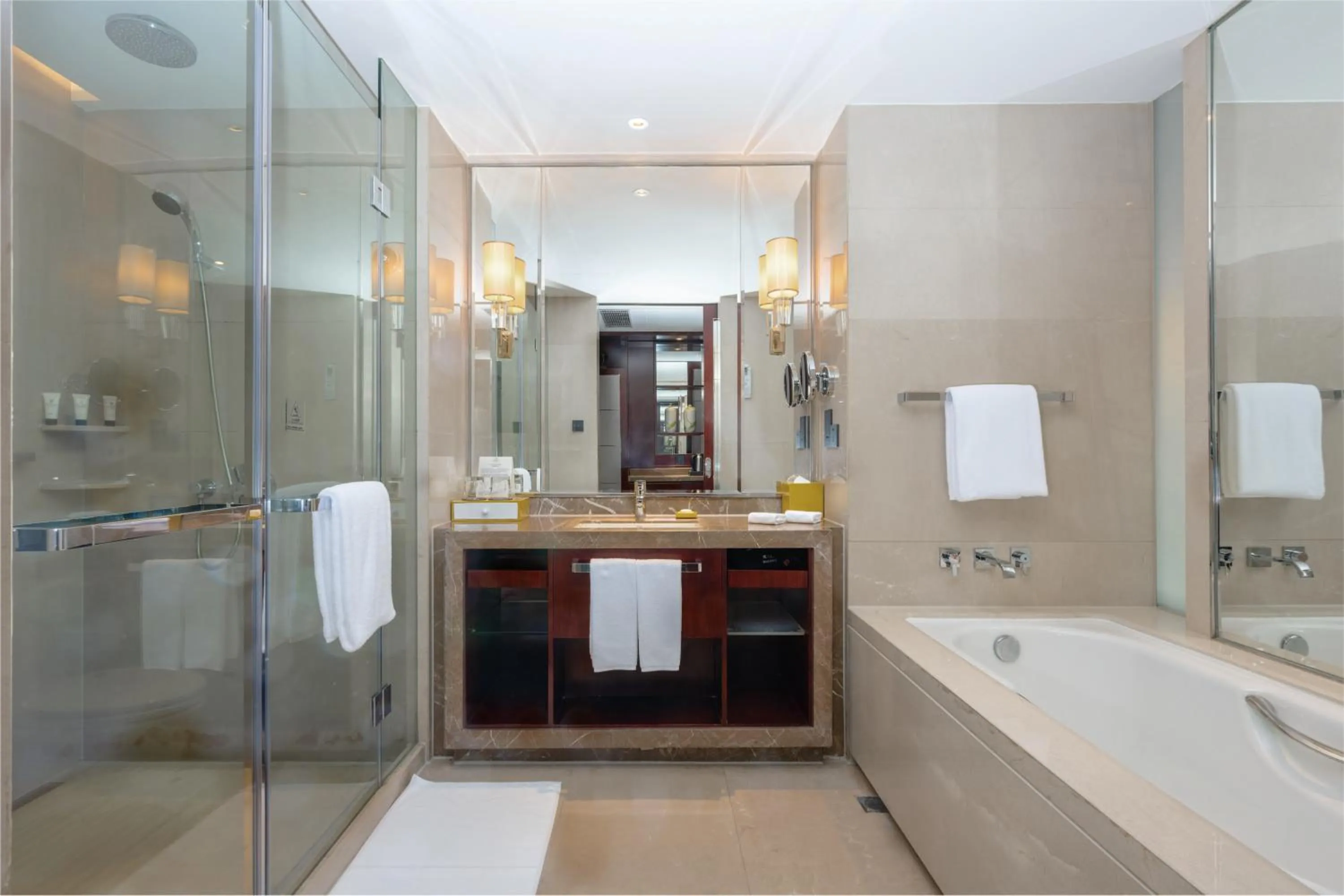 Photo of the whole room in Pan Pacific Ningbo