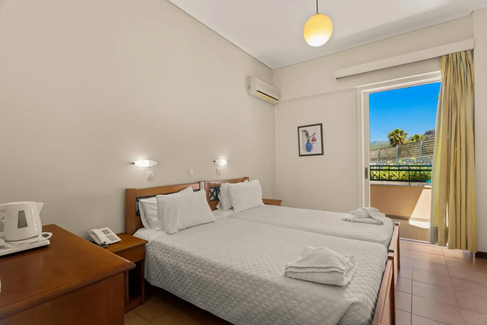 Photo of the whole room, Bed in Lefktron Hotel