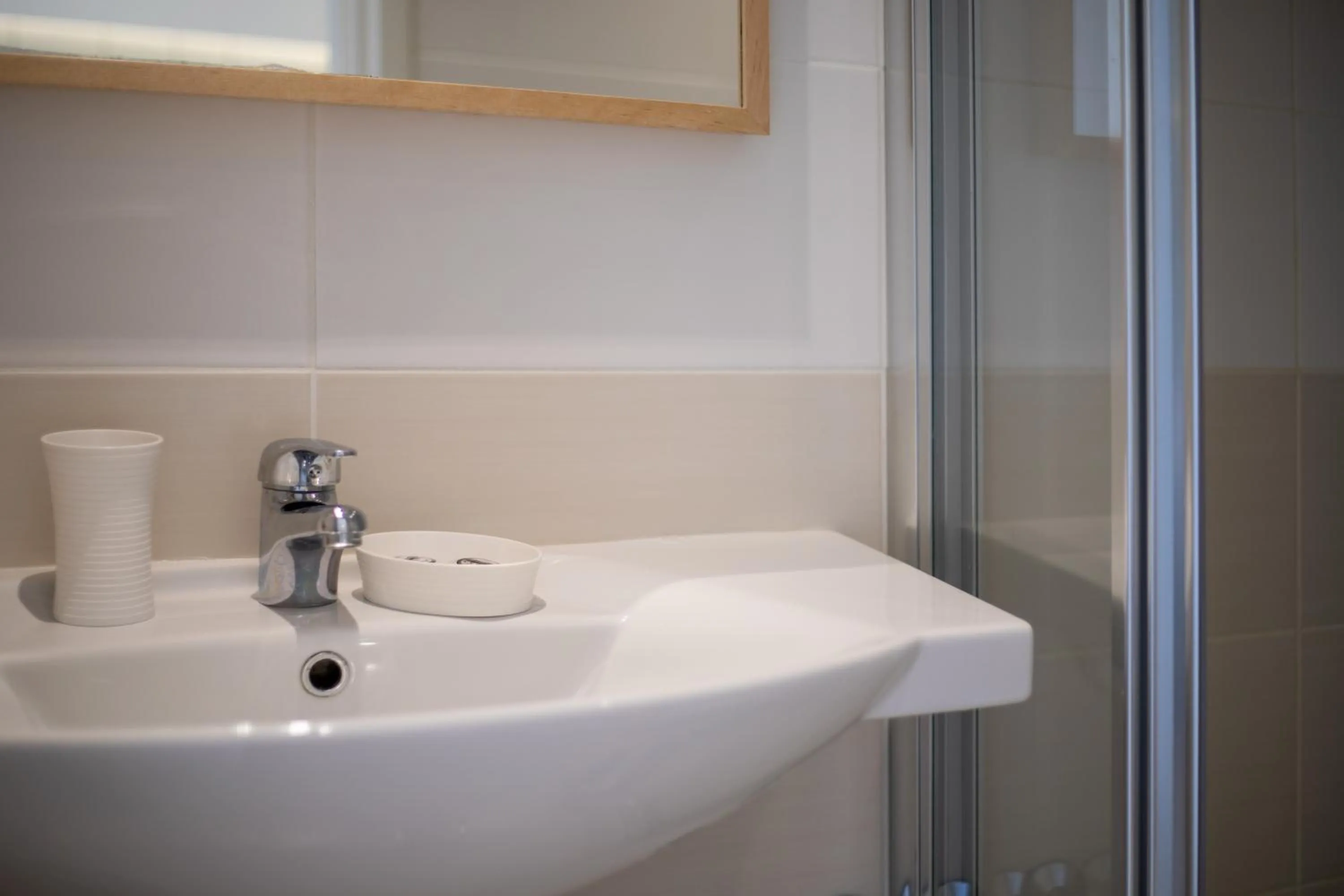 Bathroom in Lefktron Hotel