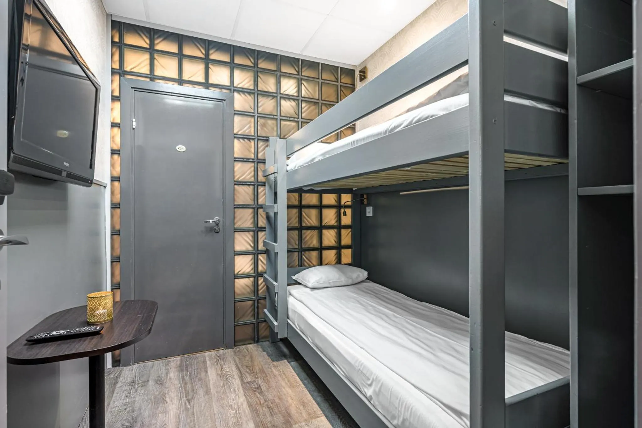 TV and multimedia, Bed in Stockholm Inn Hotel