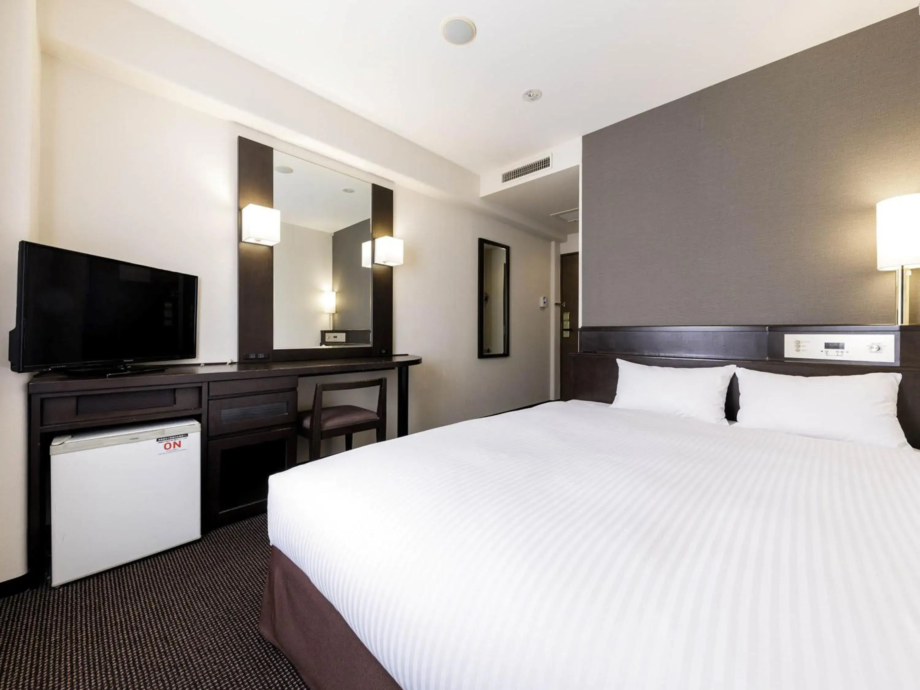 Double Room - Main Building - Smoking in Nishitetsu Inn Kokura Double Room - Main Building - Smoking in Nishitetsu Inn Kokura