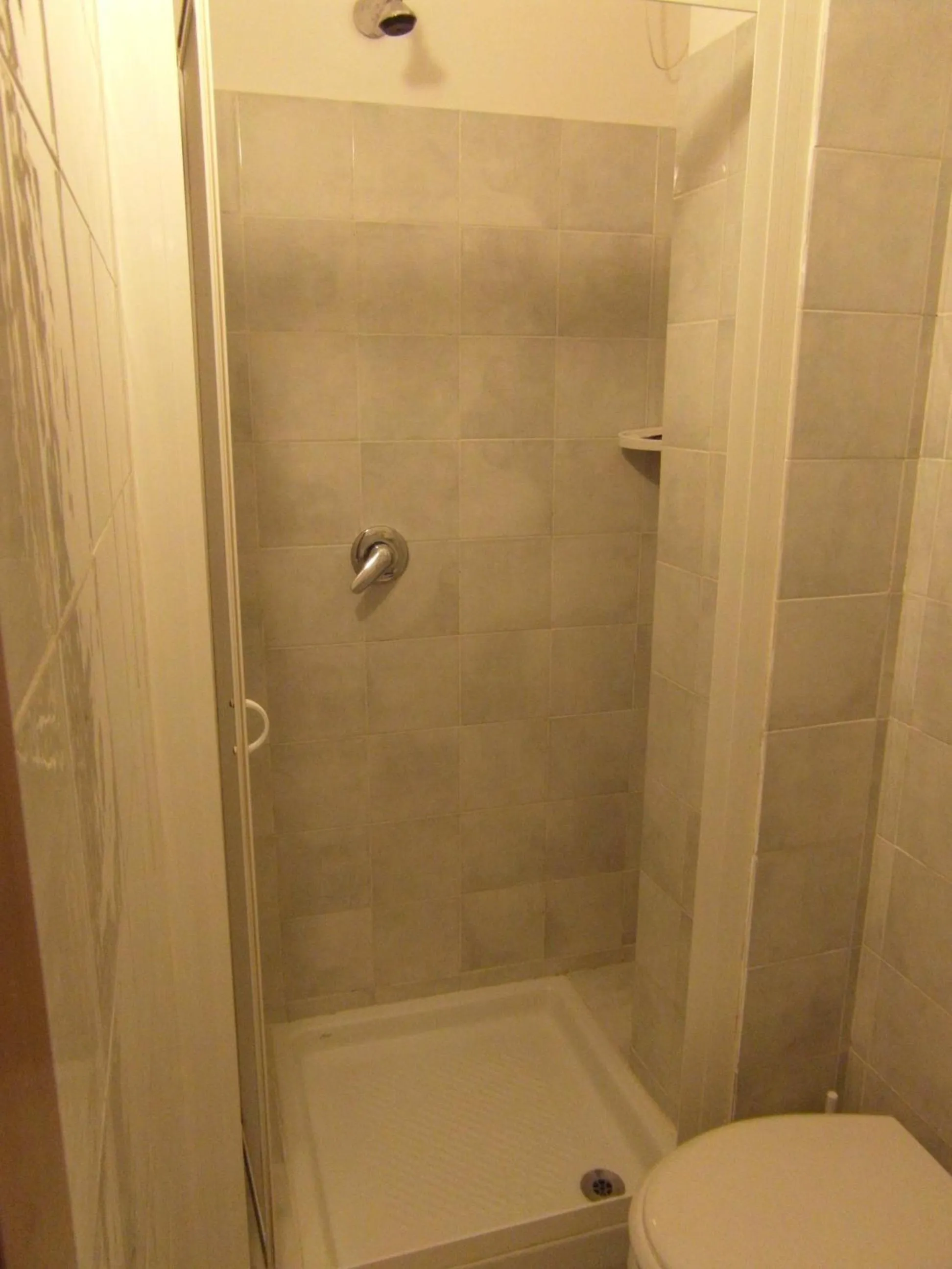 Shower in Albergo Del Sole