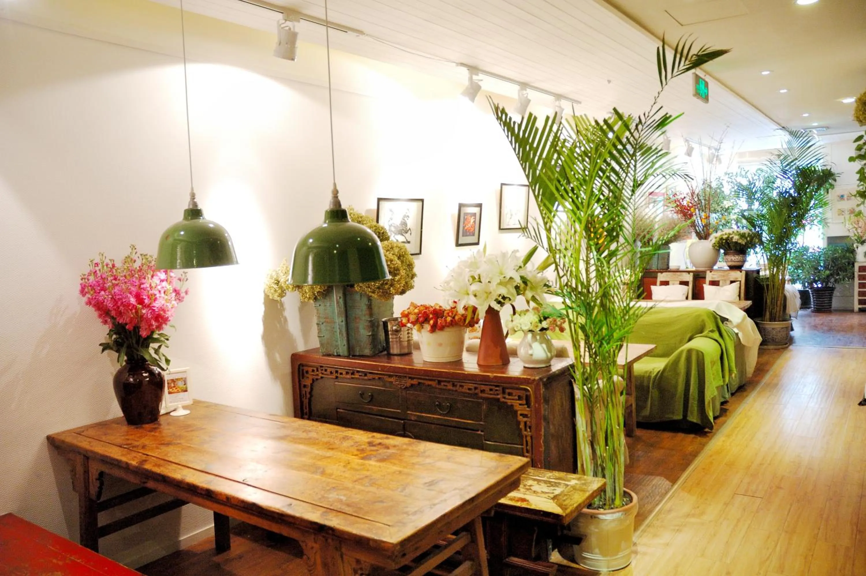 Peking Garden Youth Hostel-Houhai&Nanluoguxiang&Drum tower-Cafe&Bar&Movie night&Social area&Rooftop