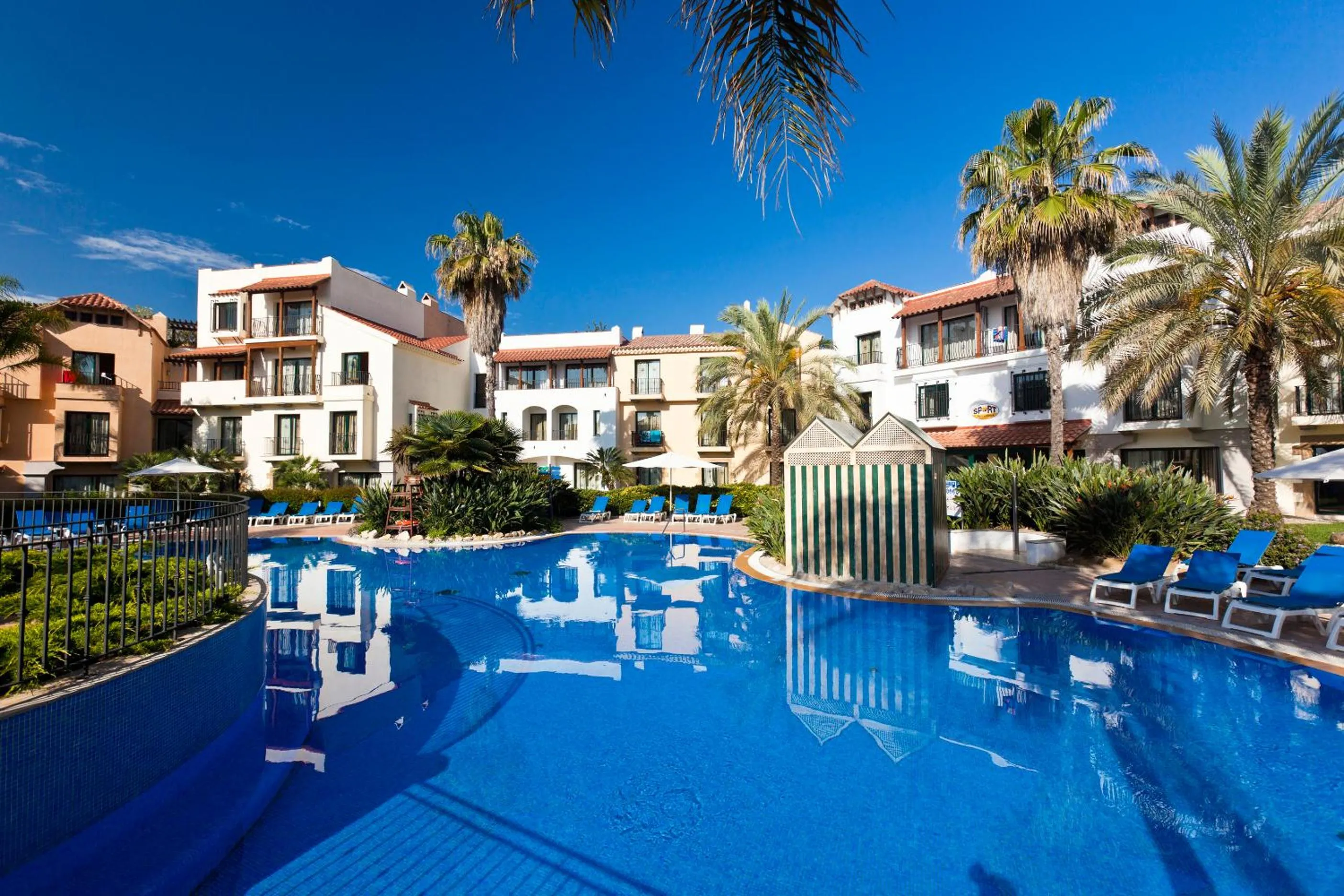 Swimming pool in PortAventura Hotel Roulette - Includes unlimited access to PortAventura Park & 1 access to Ferrari Land