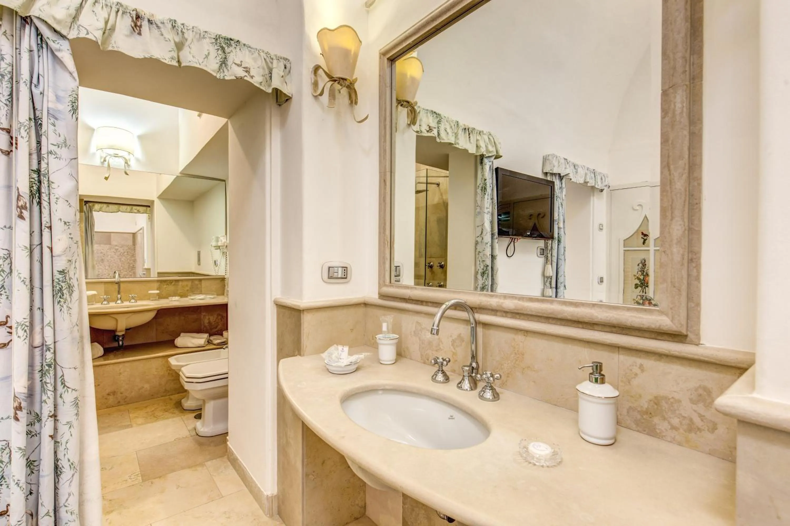 Bathroom in Villa Calypso