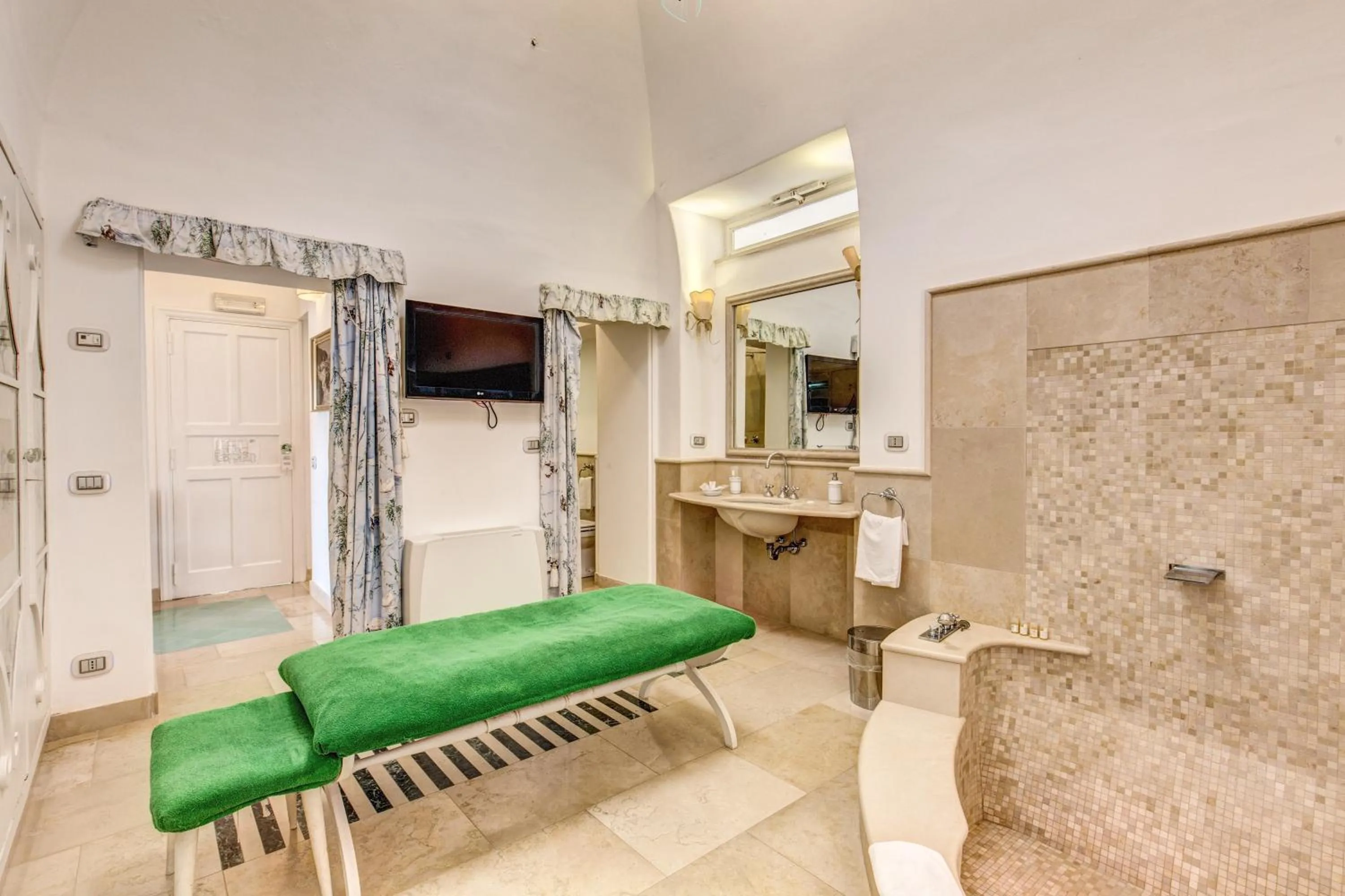 Bathroom in Villa Calypso