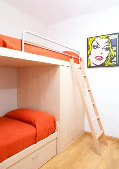 bunk bed, Bed in Apartahotel Castejón de Sos
