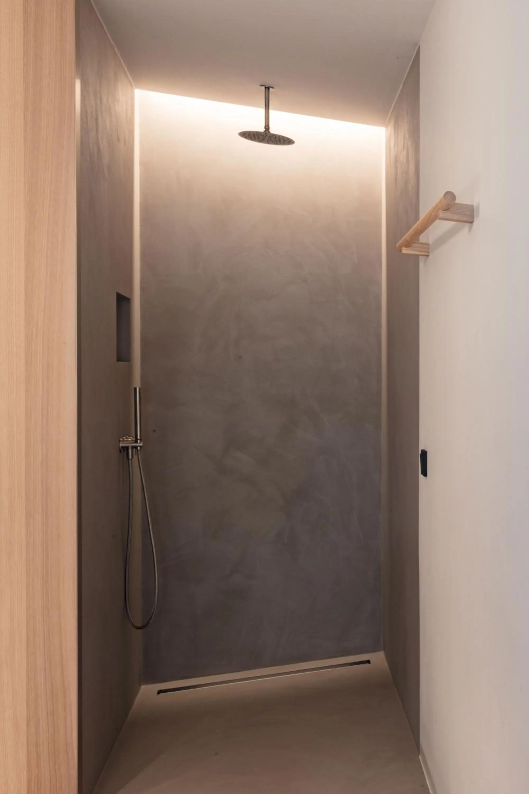 Shower in Schgaguler Hotel