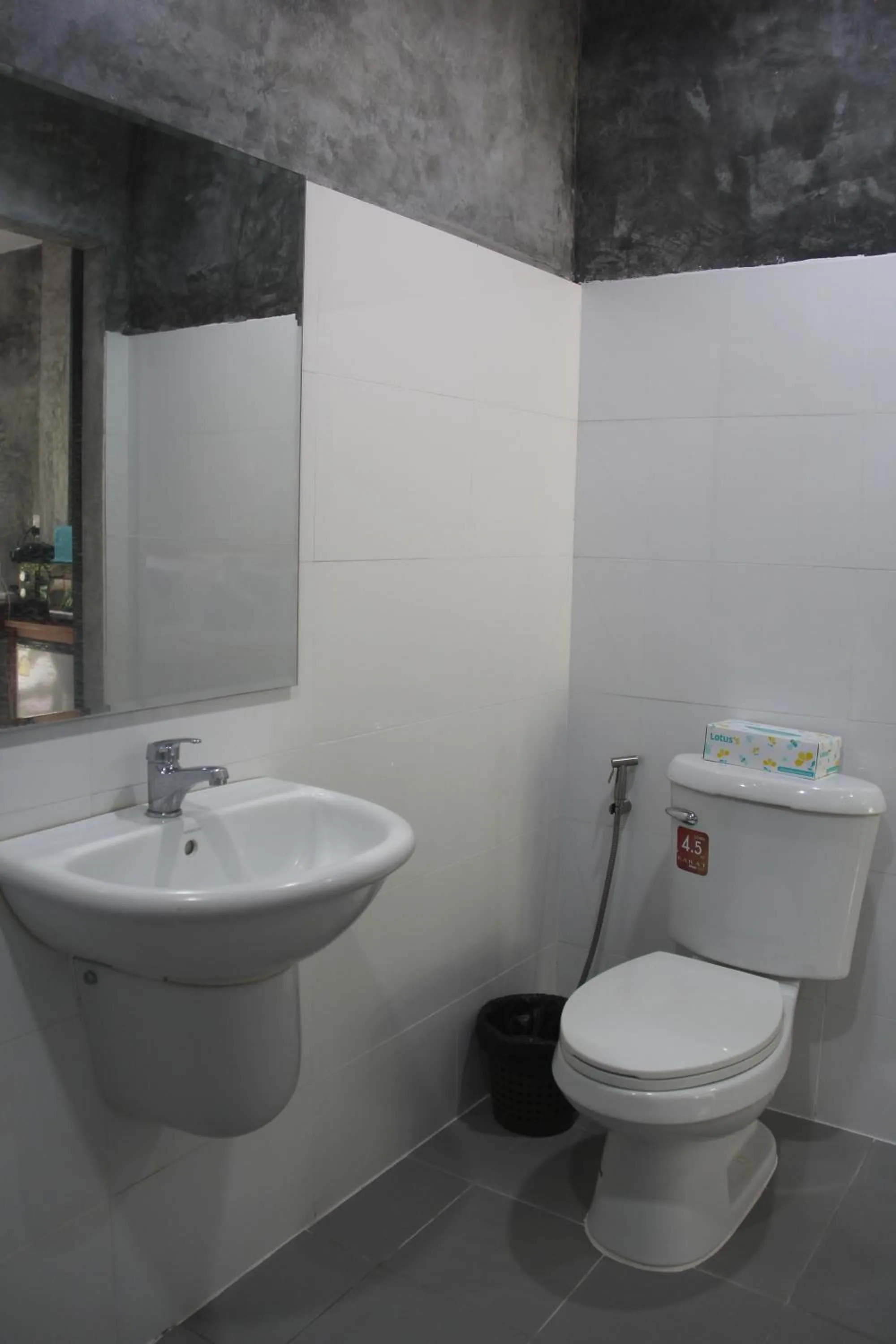 Toilet in Yangyai Garden Lodge