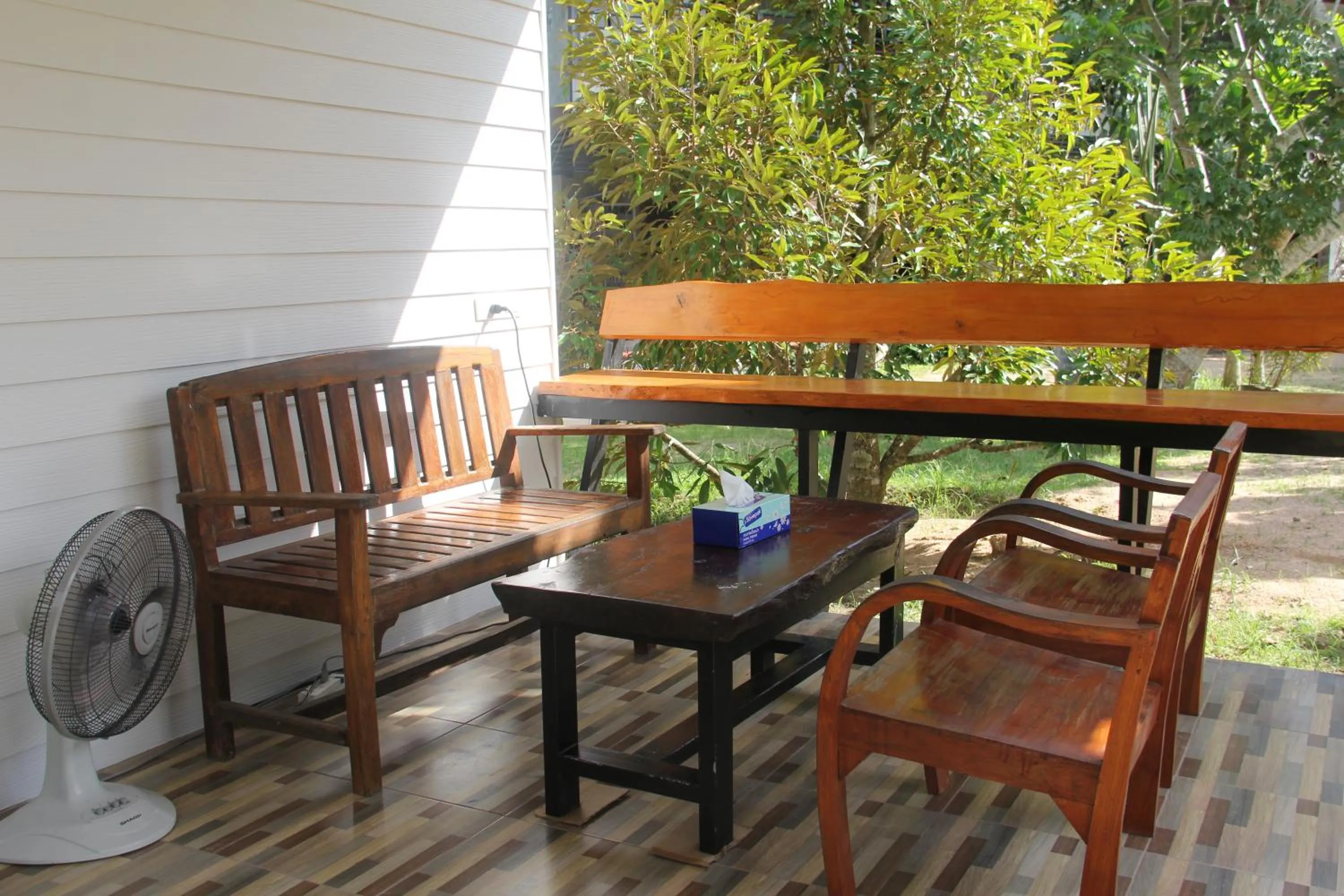 Seating area in Yangyai Garden Lodge