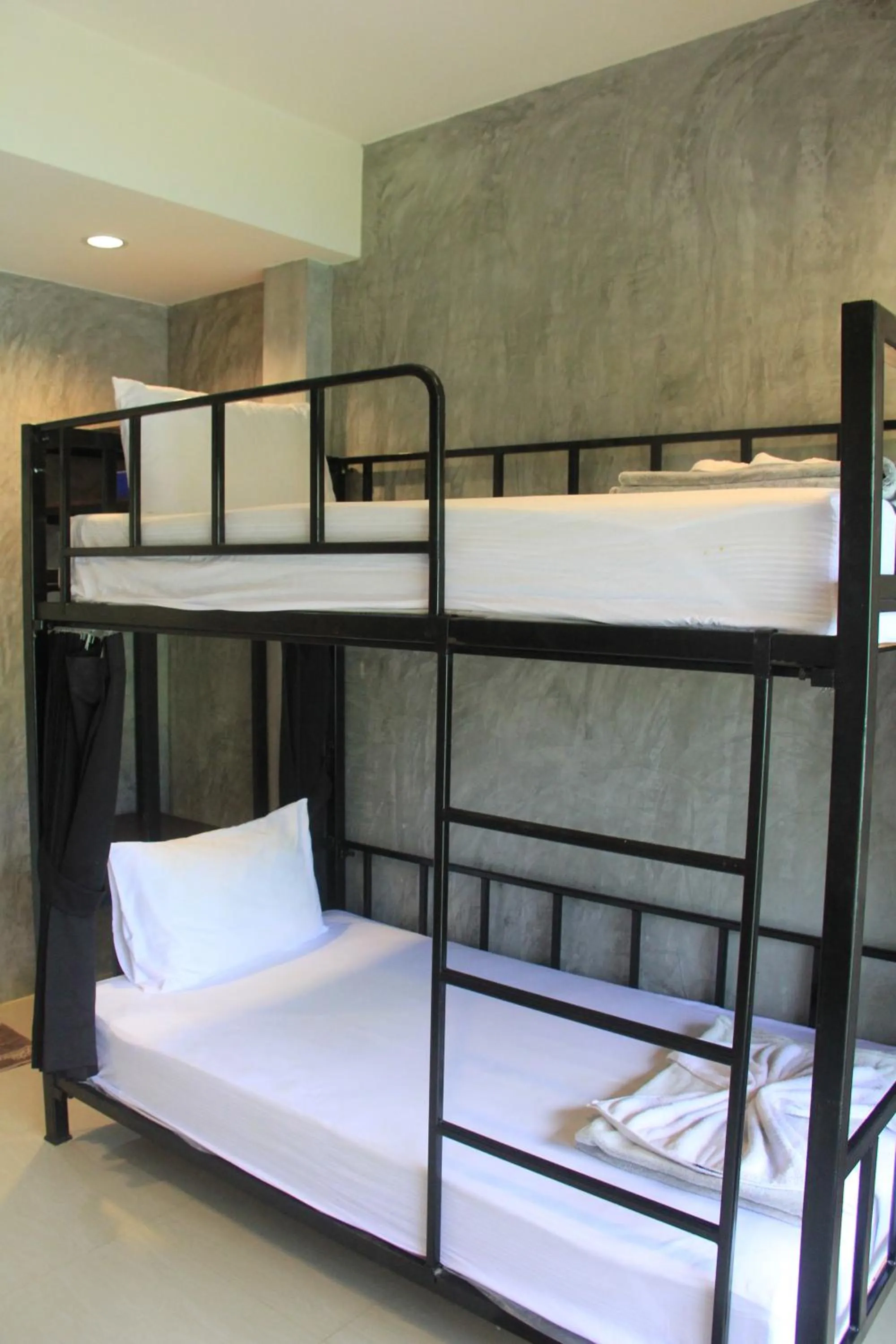 bunk bed, Bed in Yangyai Garden Lodge
