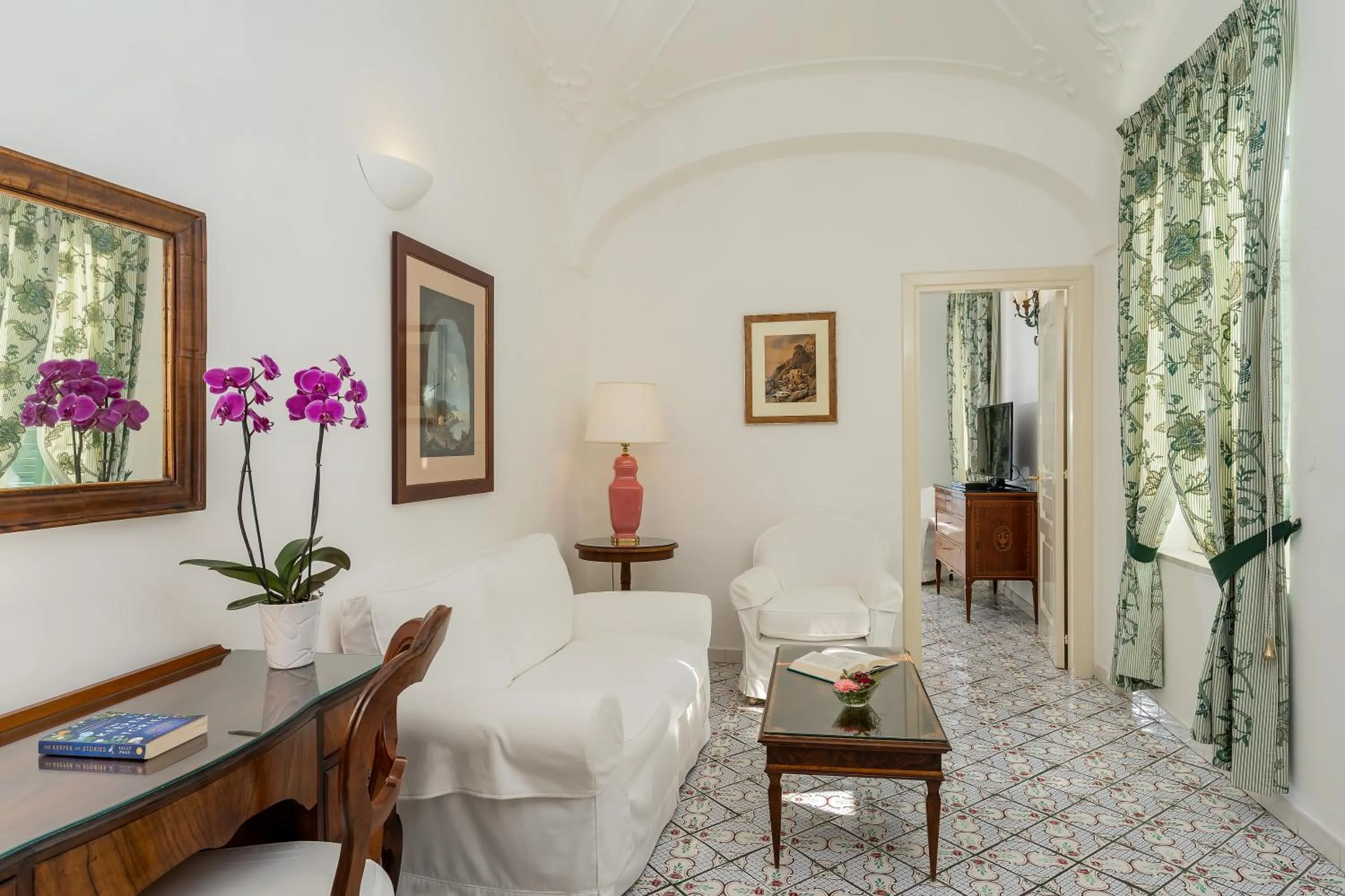 Seating area in Hotel Santa Caterina