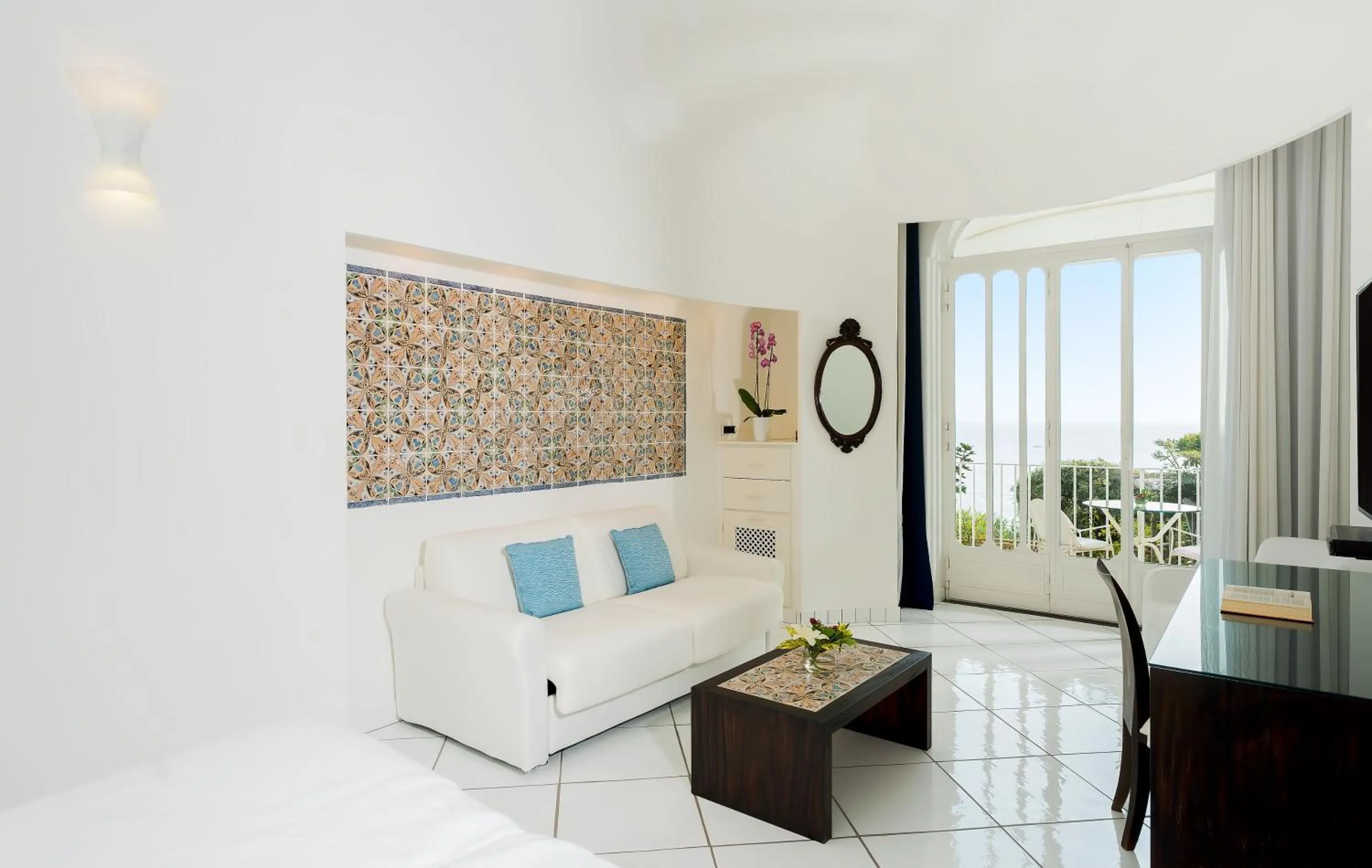 Seating area, Bed in Hotel Santa Caterina