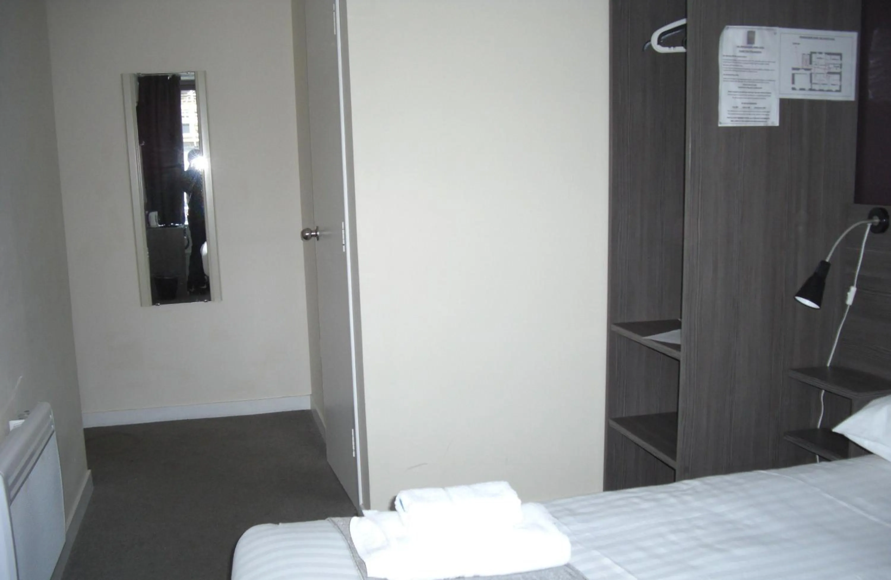 Bedroom, Bed in The Breadalbane Arms Room Only Hotel