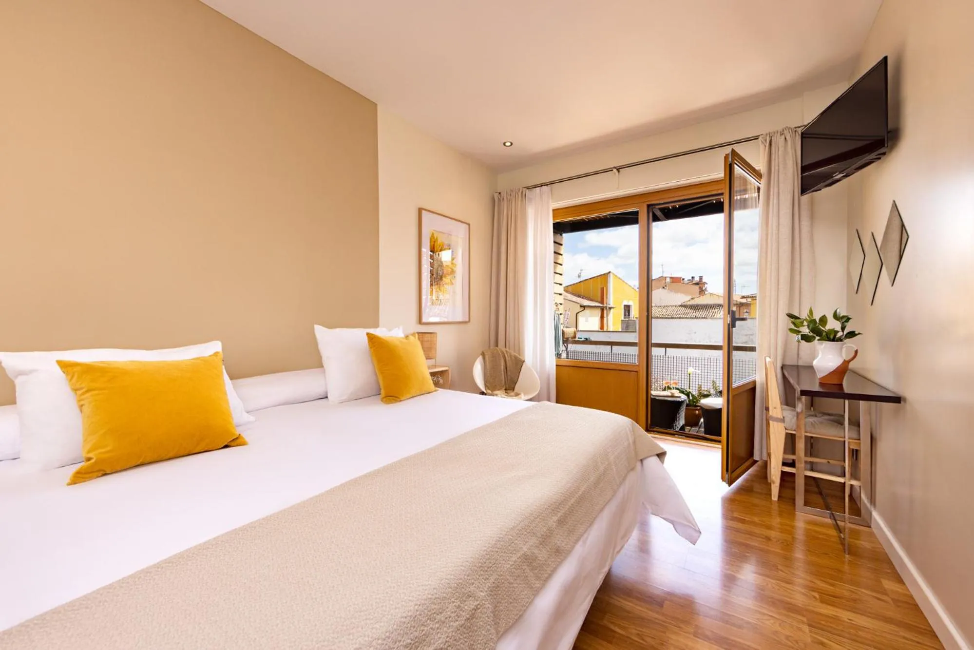 Photo of the whole room, Bed in Eco-Hotel Doña Mayor