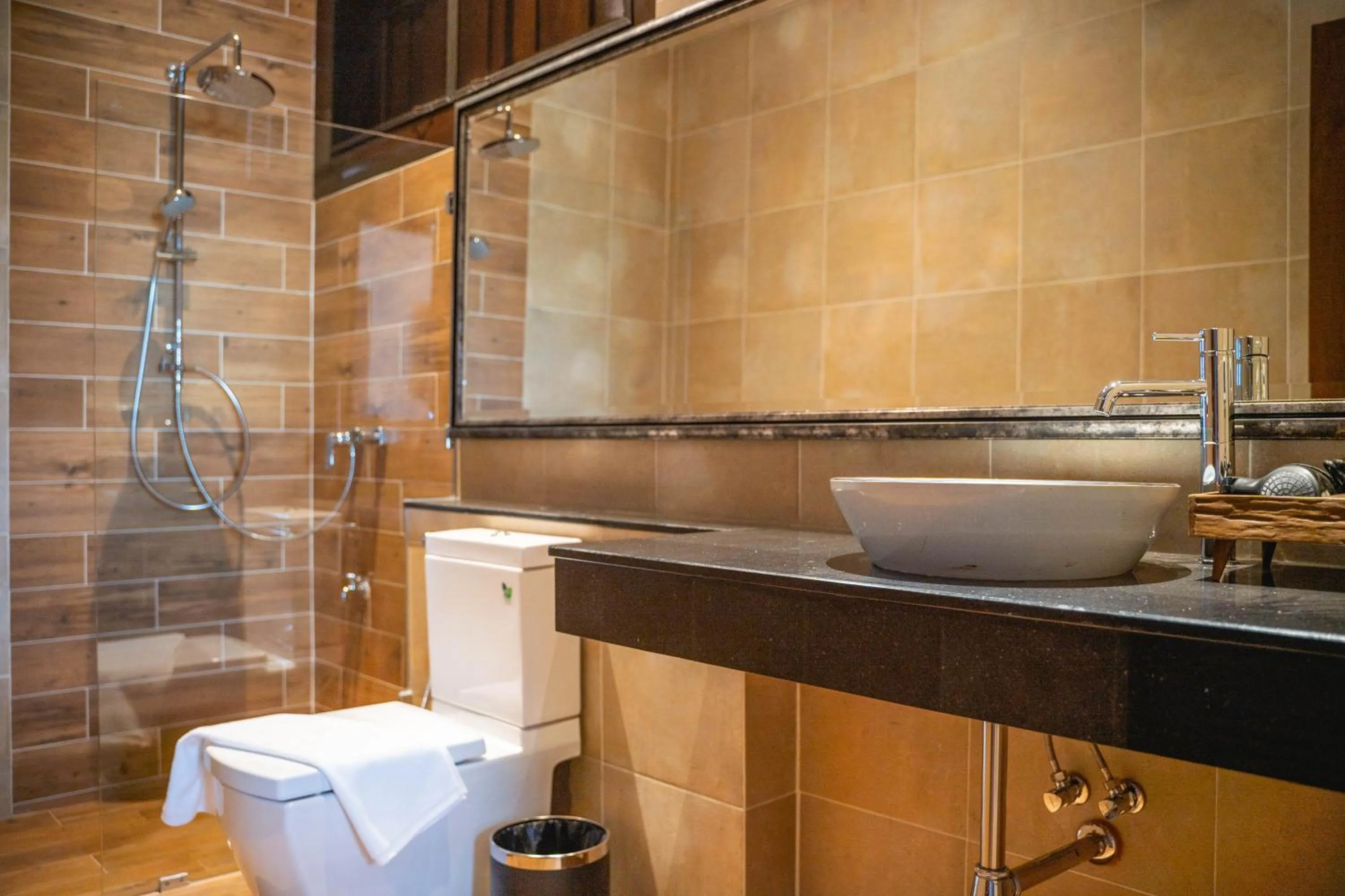 Bathroom in Phor Liang Meun Terracotta Arts