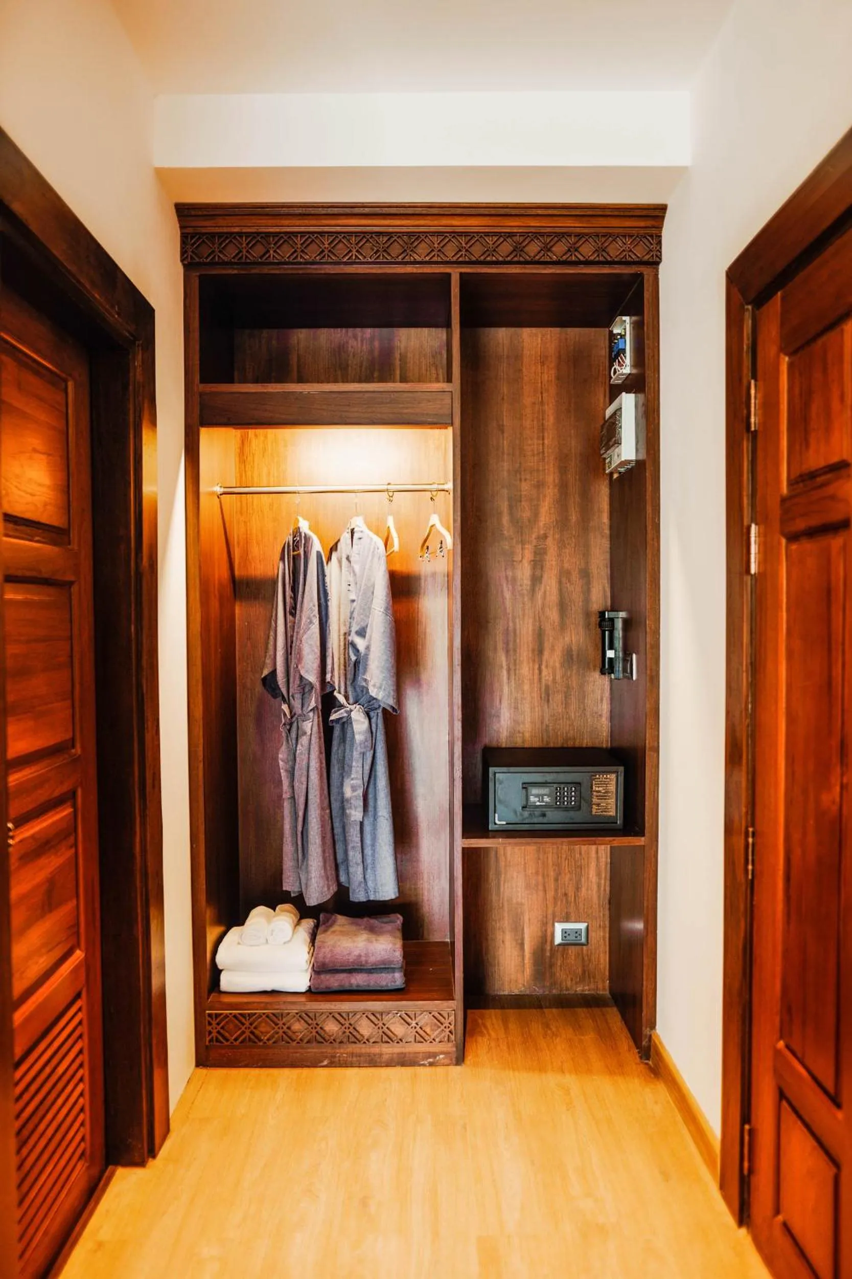 Photo of the whole room in Phor Liang Meun Terracotta Arts