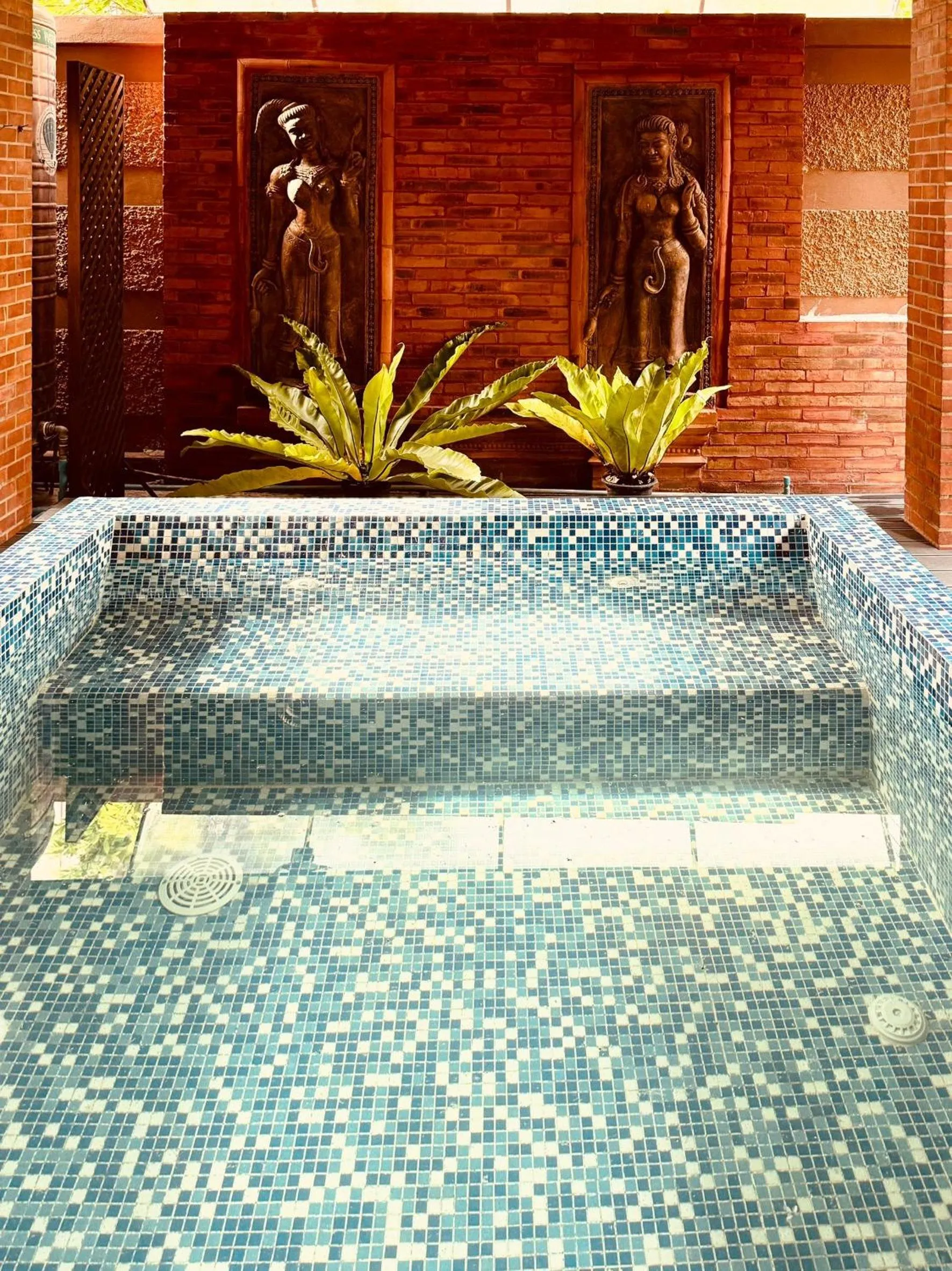 Property building in Phor Liang Meun Terracotta Arts