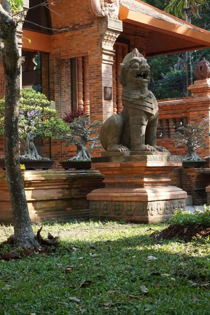 Garden in Phor Liang Meun Terracotta Arts