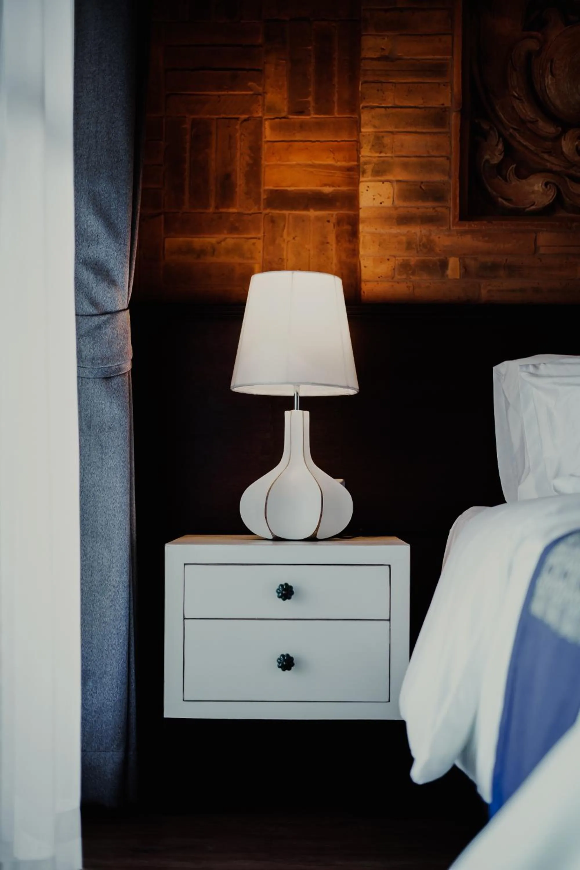 Bedroom, Bed in Phor Liang Meun Terracotta Arts