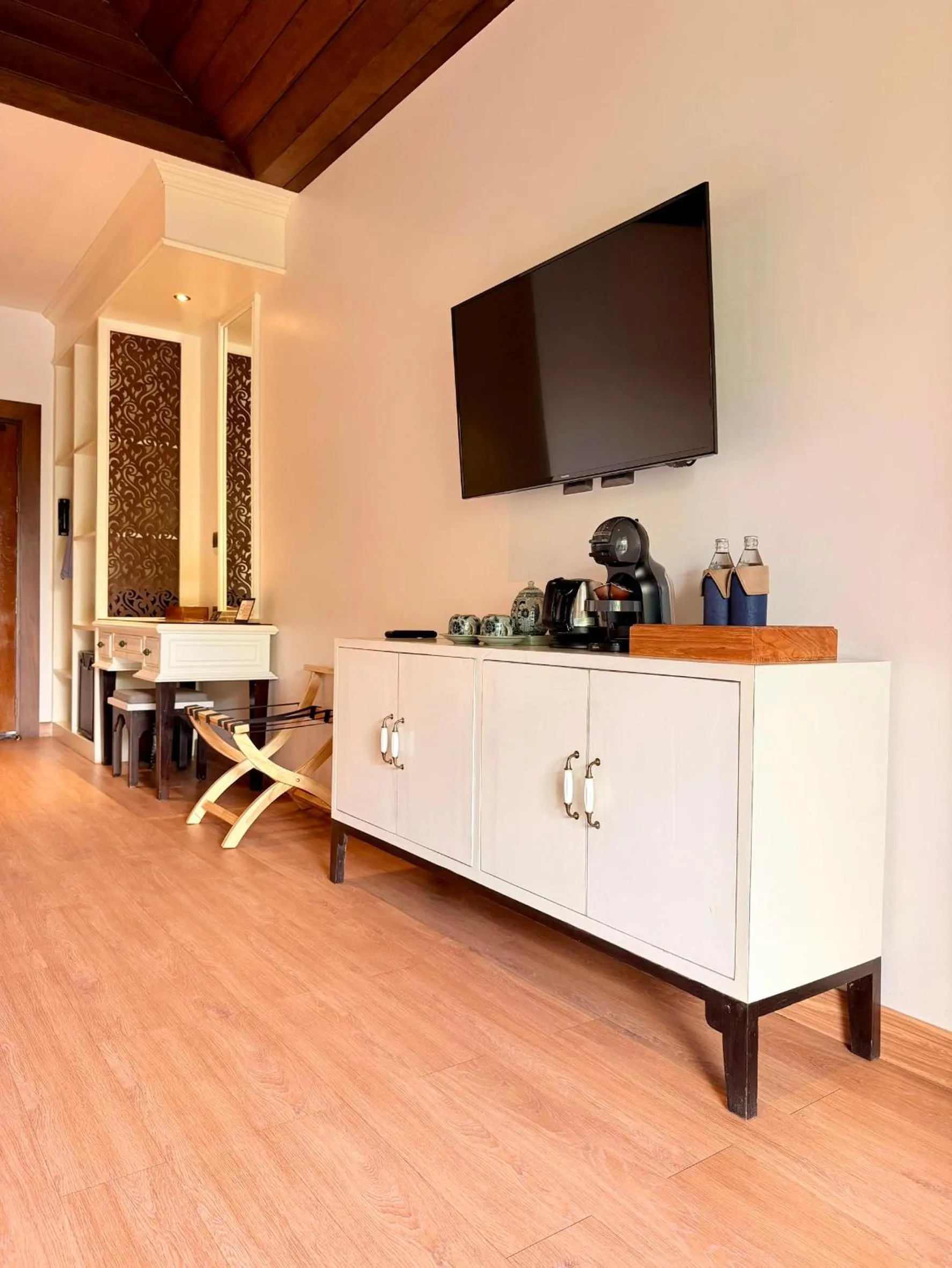 Bedroom in Phor Liang Meun Terracotta Arts