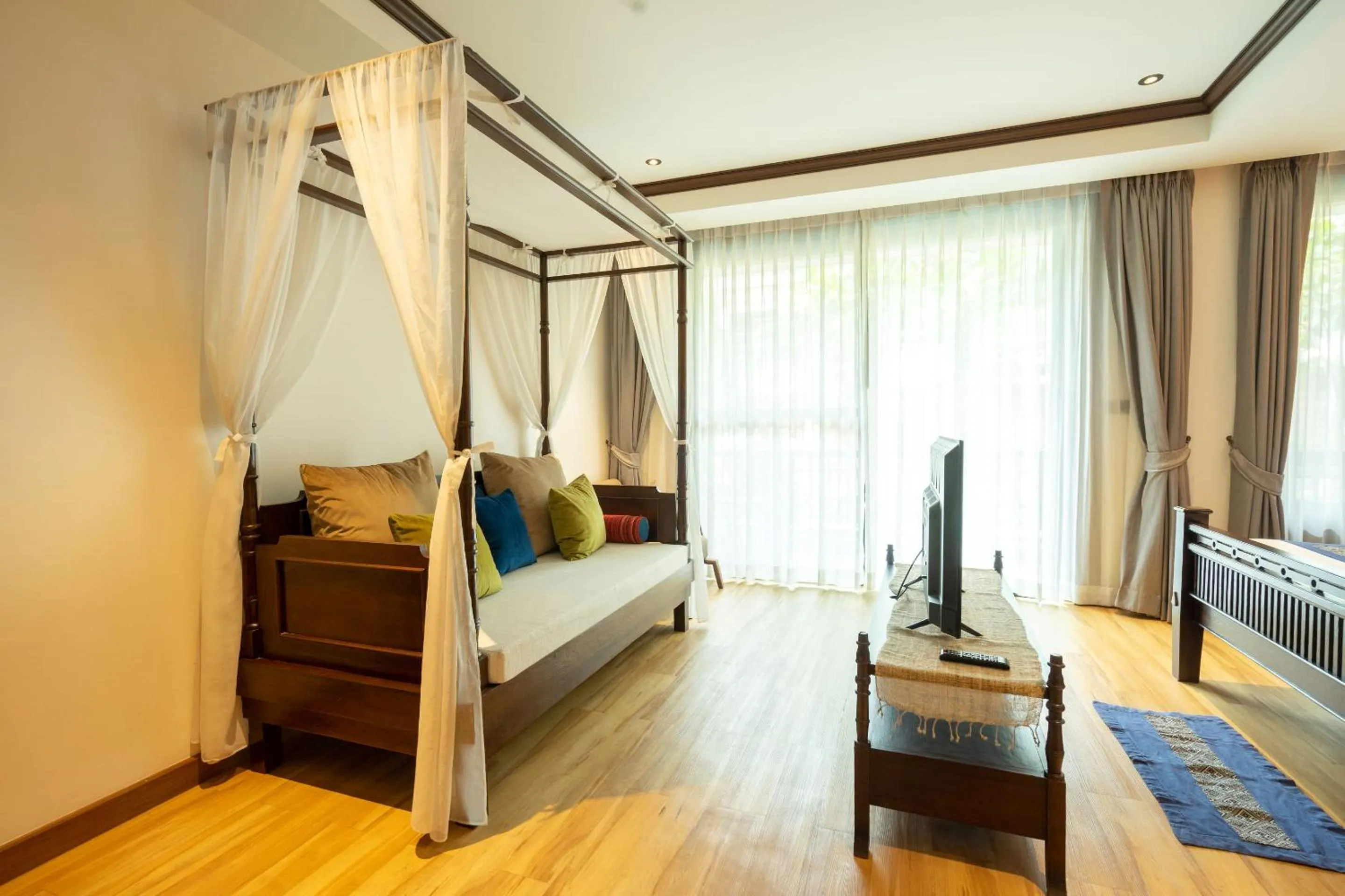 Bedroom, Bed in Phor Liang Meun Terracotta Arts