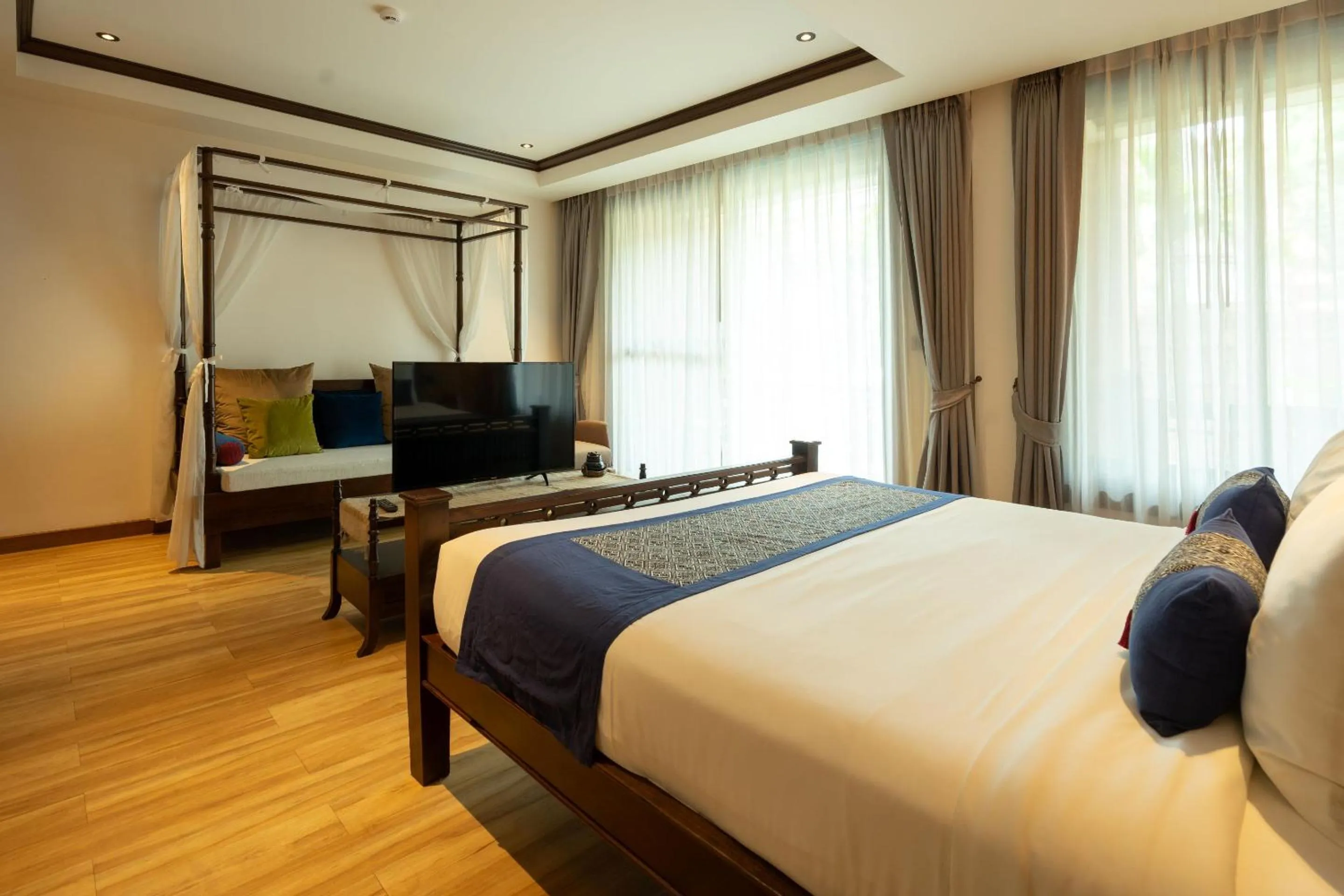 Bedroom, Bed in Phor Liang Meun Terracotta Arts