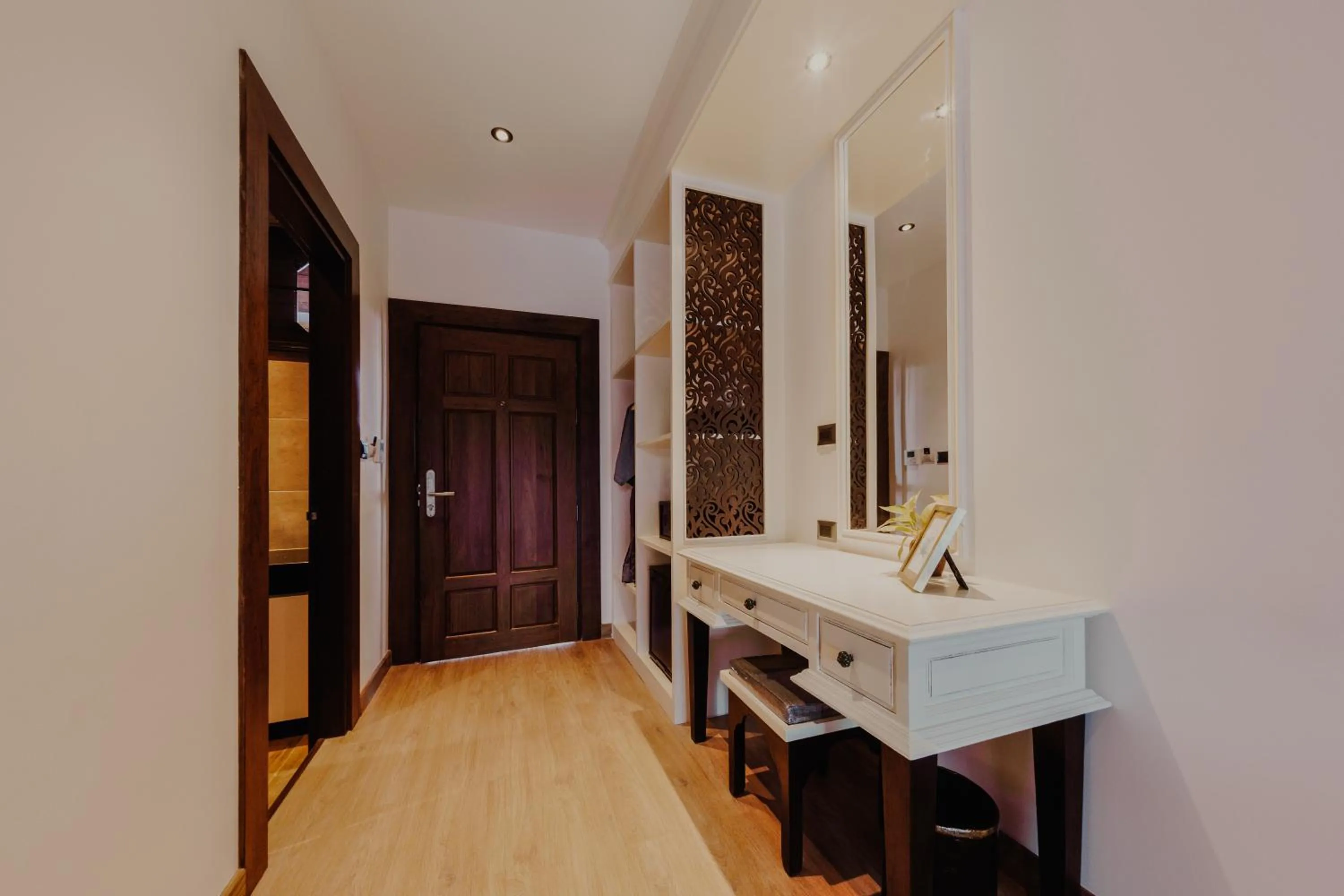 Photo of the whole room in Phor Liang Meun Terracotta Arts