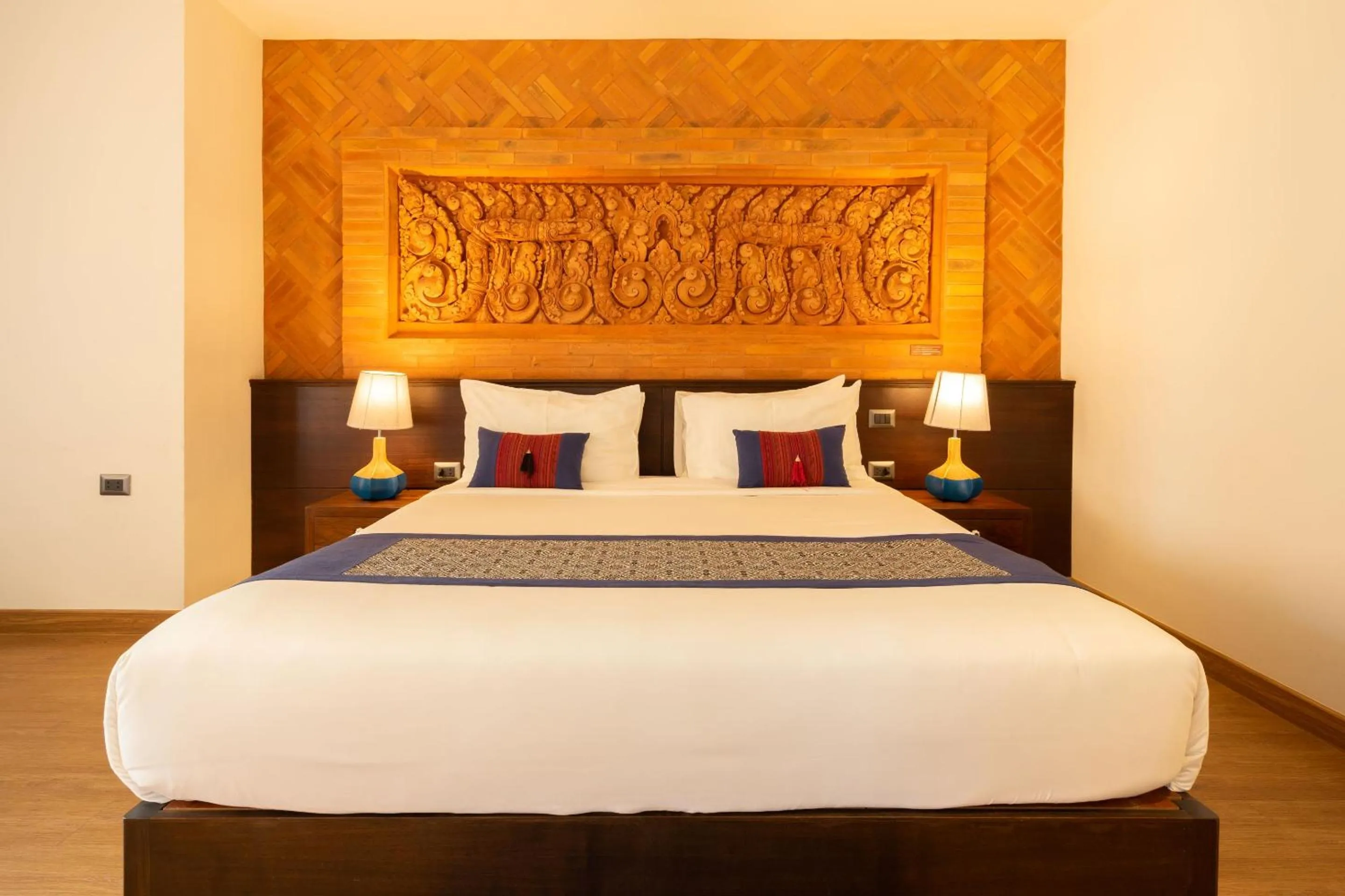 Bedroom, Bed in Phor Liang Meun Terracotta Arts