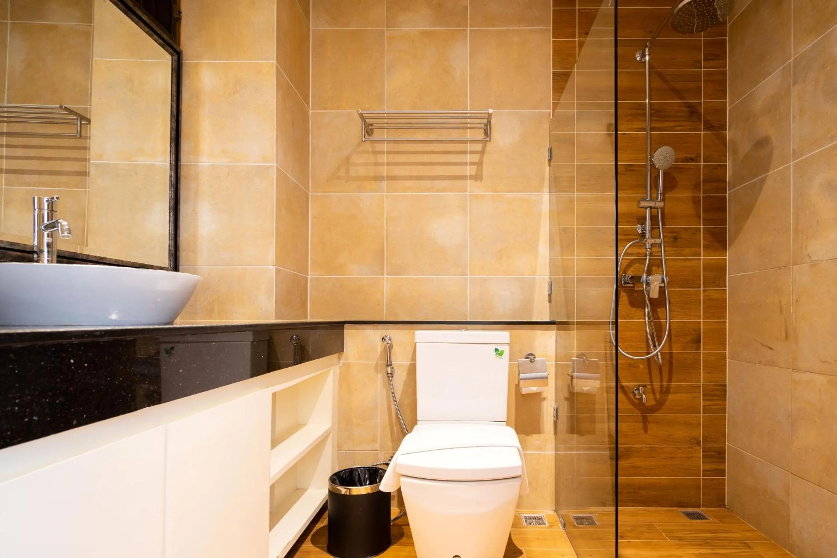 Bathroom in Phor Liang Meun Terracotta Arts