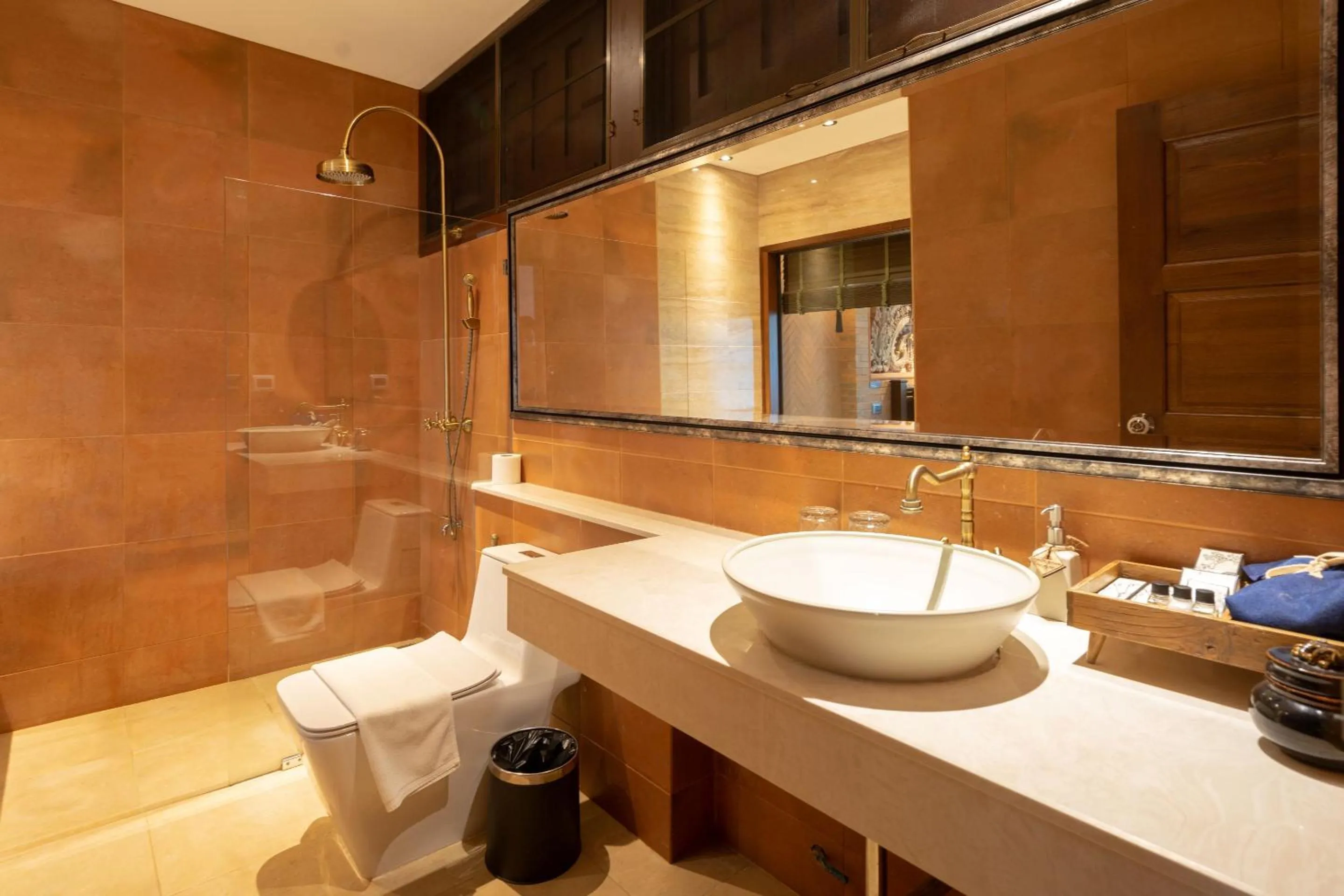 Bathroom in Phor Liang Meun Terracotta Arts