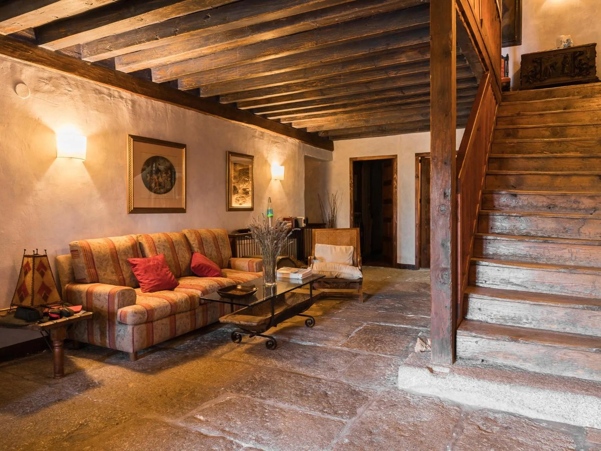 Lobby or reception in Posada Real La Casa de Arriba