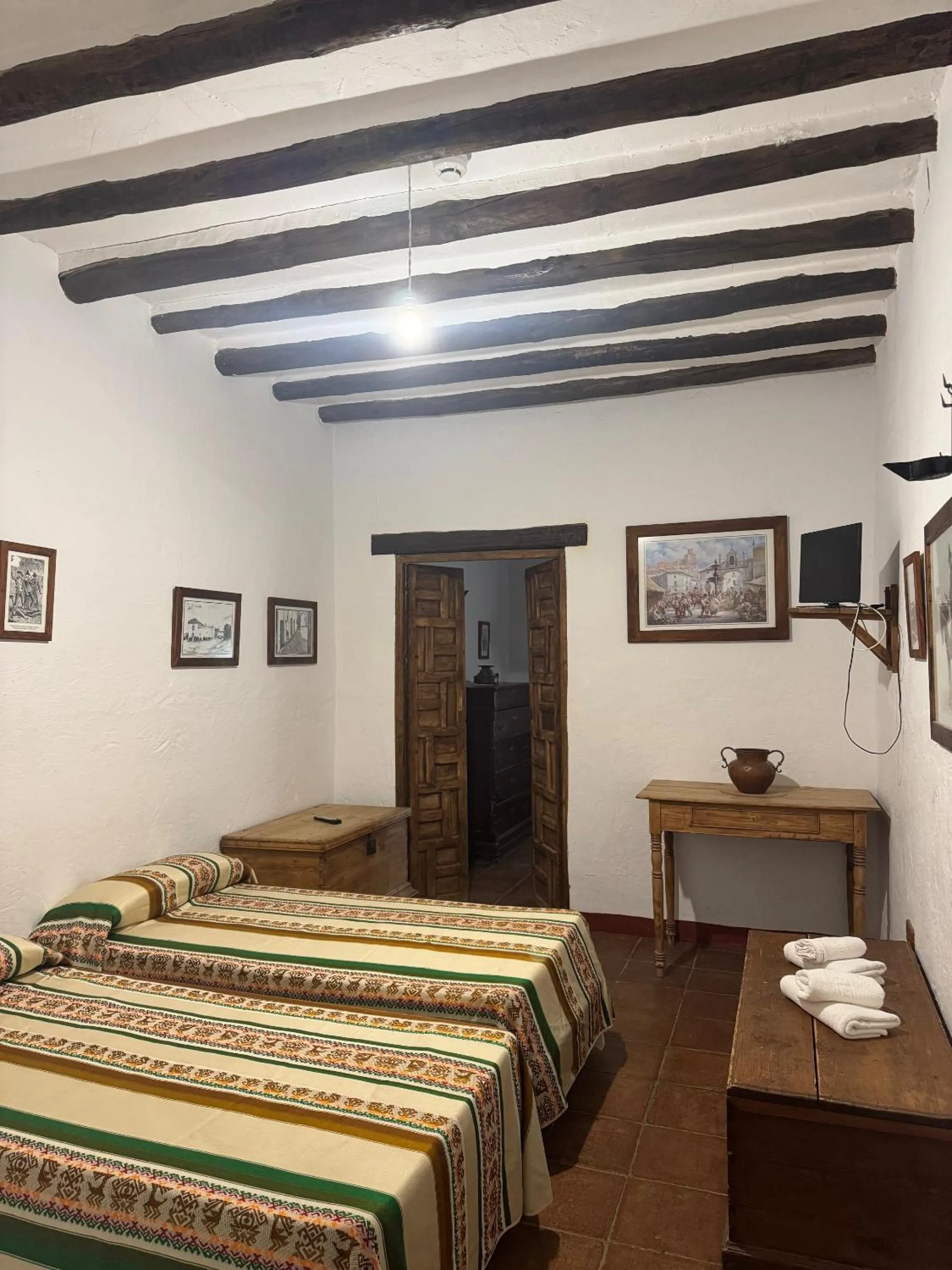 Bed in Posada de Jose Mª El Tempranillo