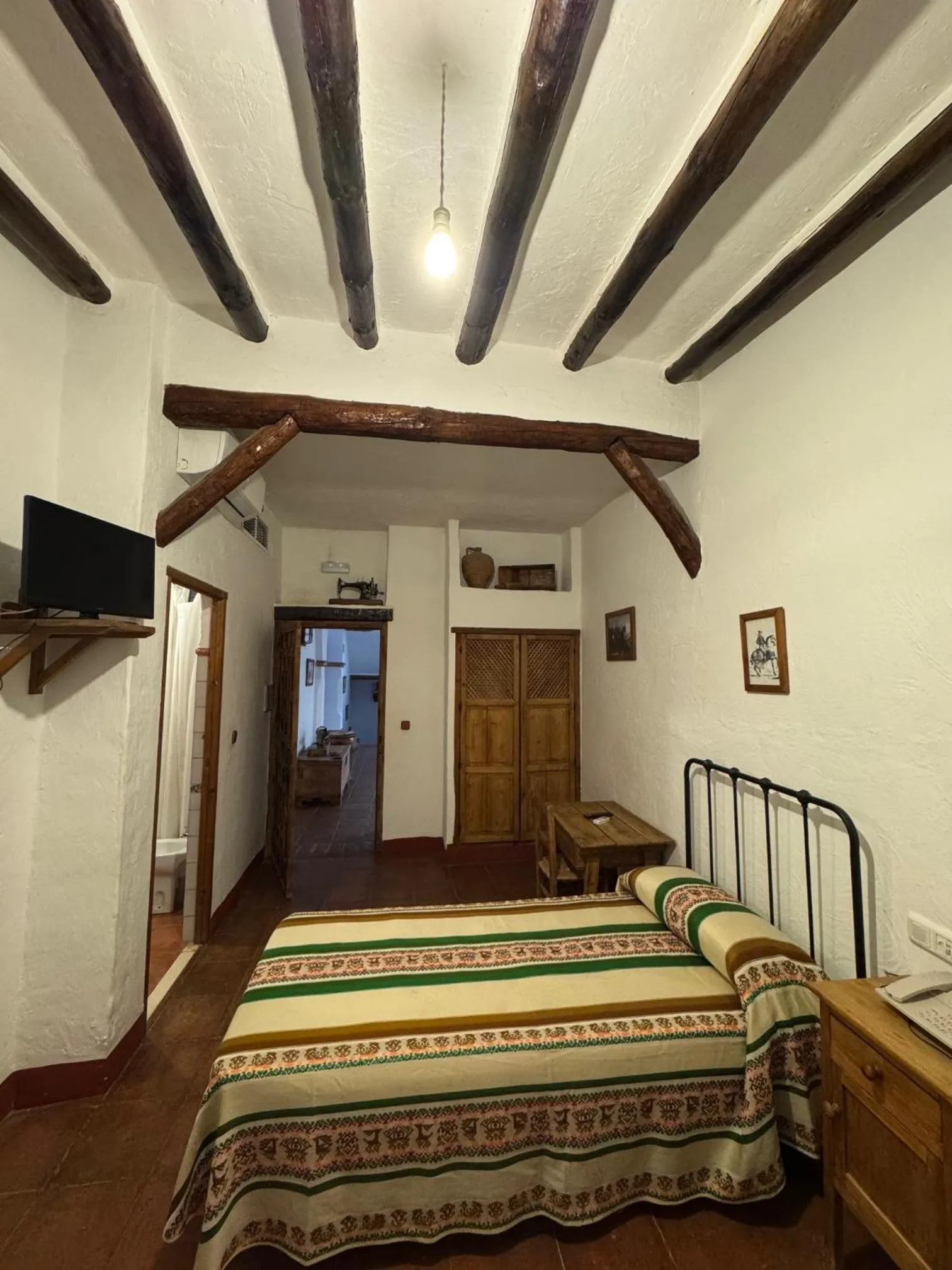 Bed in Posada de Jose Mª El Tempranillo