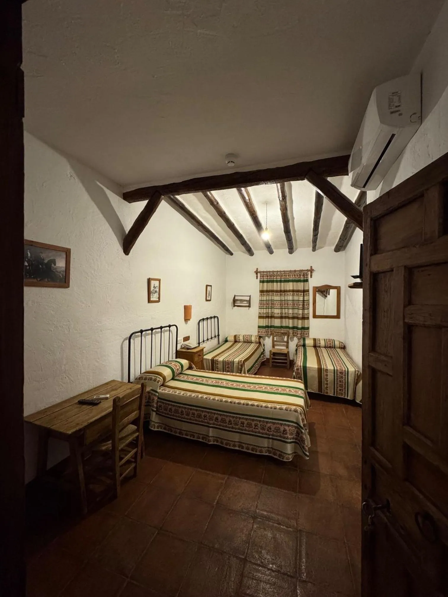 Bed in Posada de Jose Mª El Tempranillo