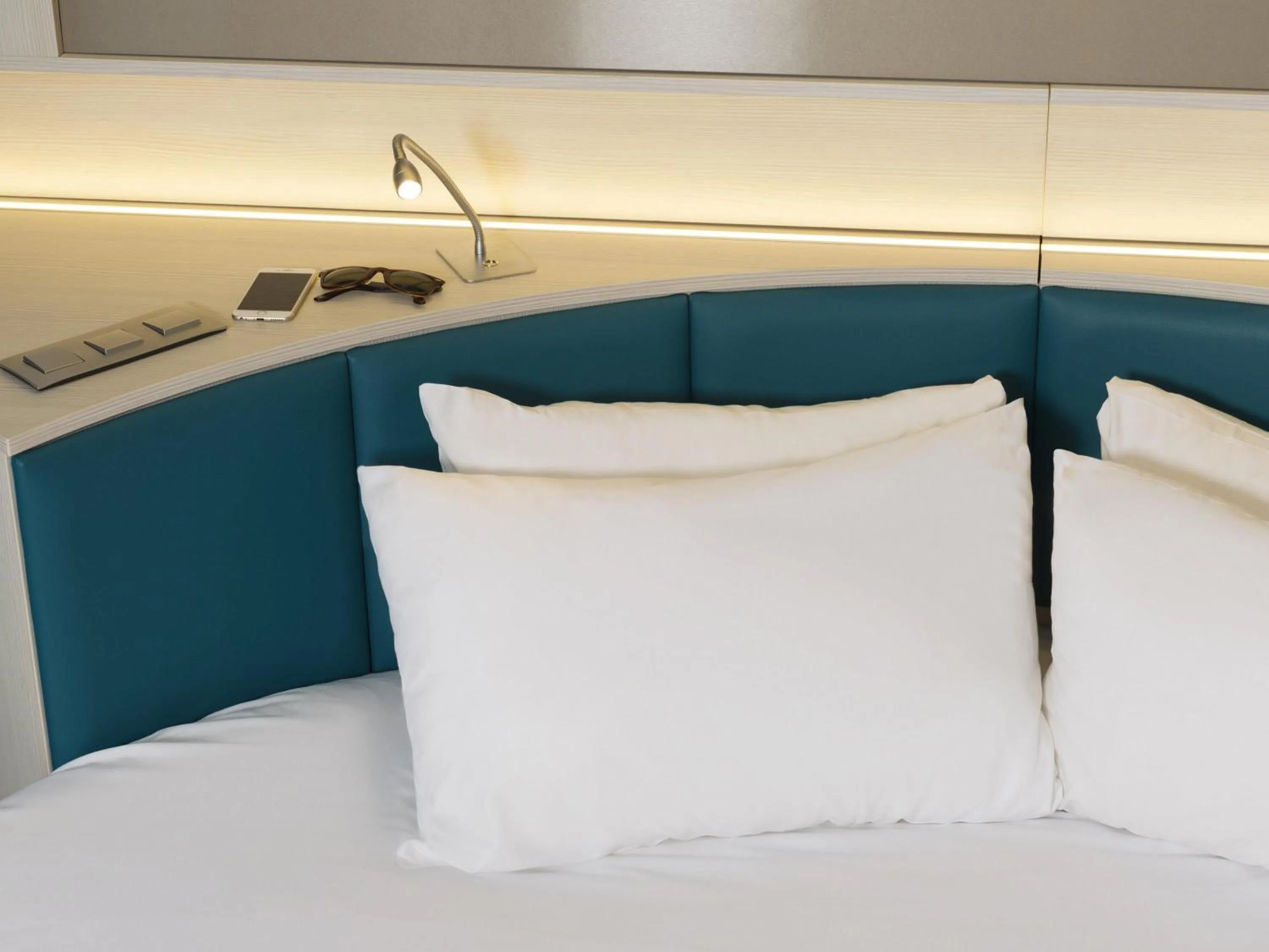 Bedroom, Bed in Ibis Styles Nivelles