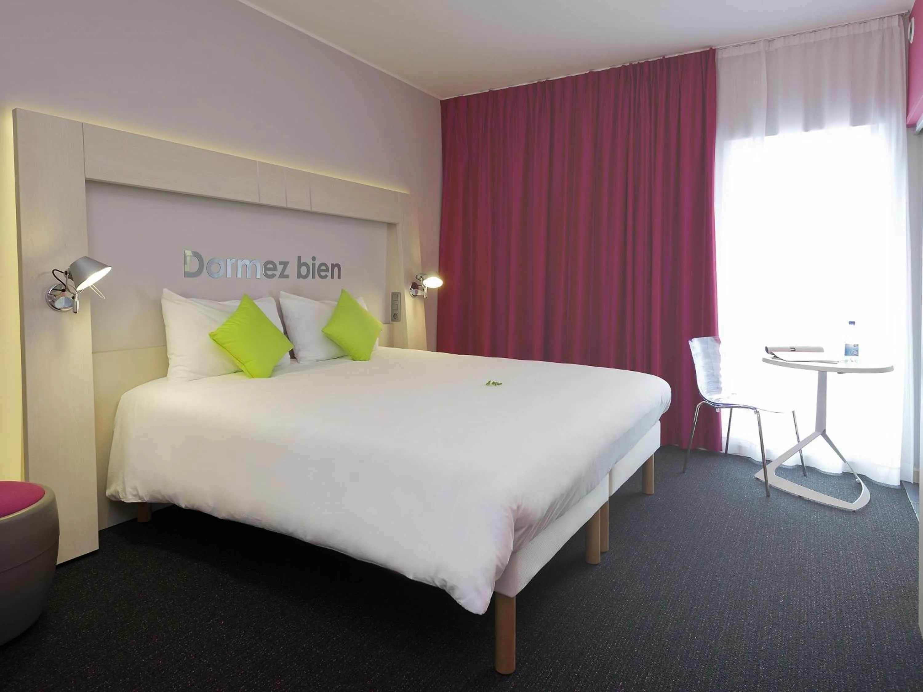 Bedroom, Bed in Ibis Styles Nivelles