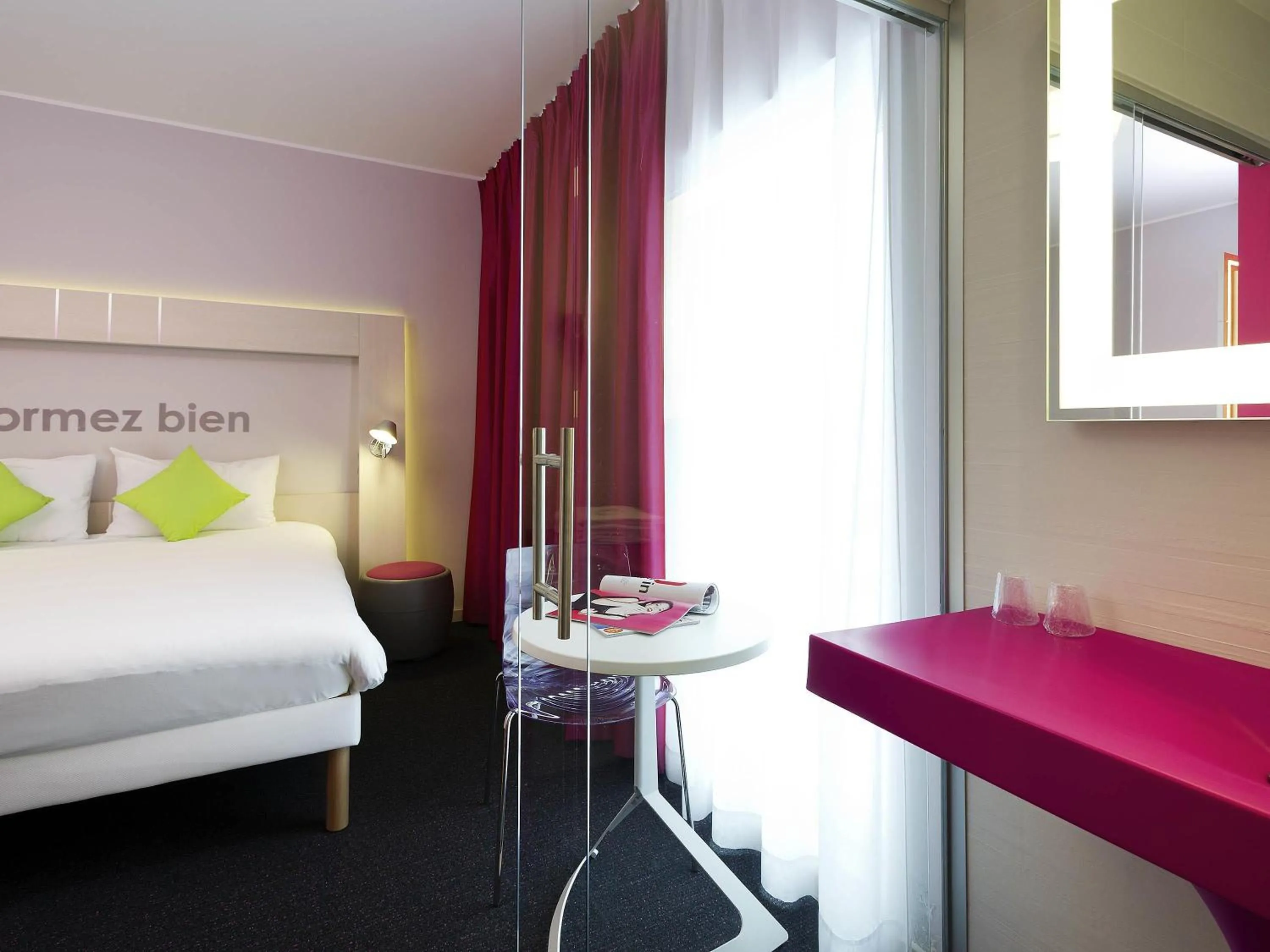 Bedroom, Bed in Ibis Styles Nivelles