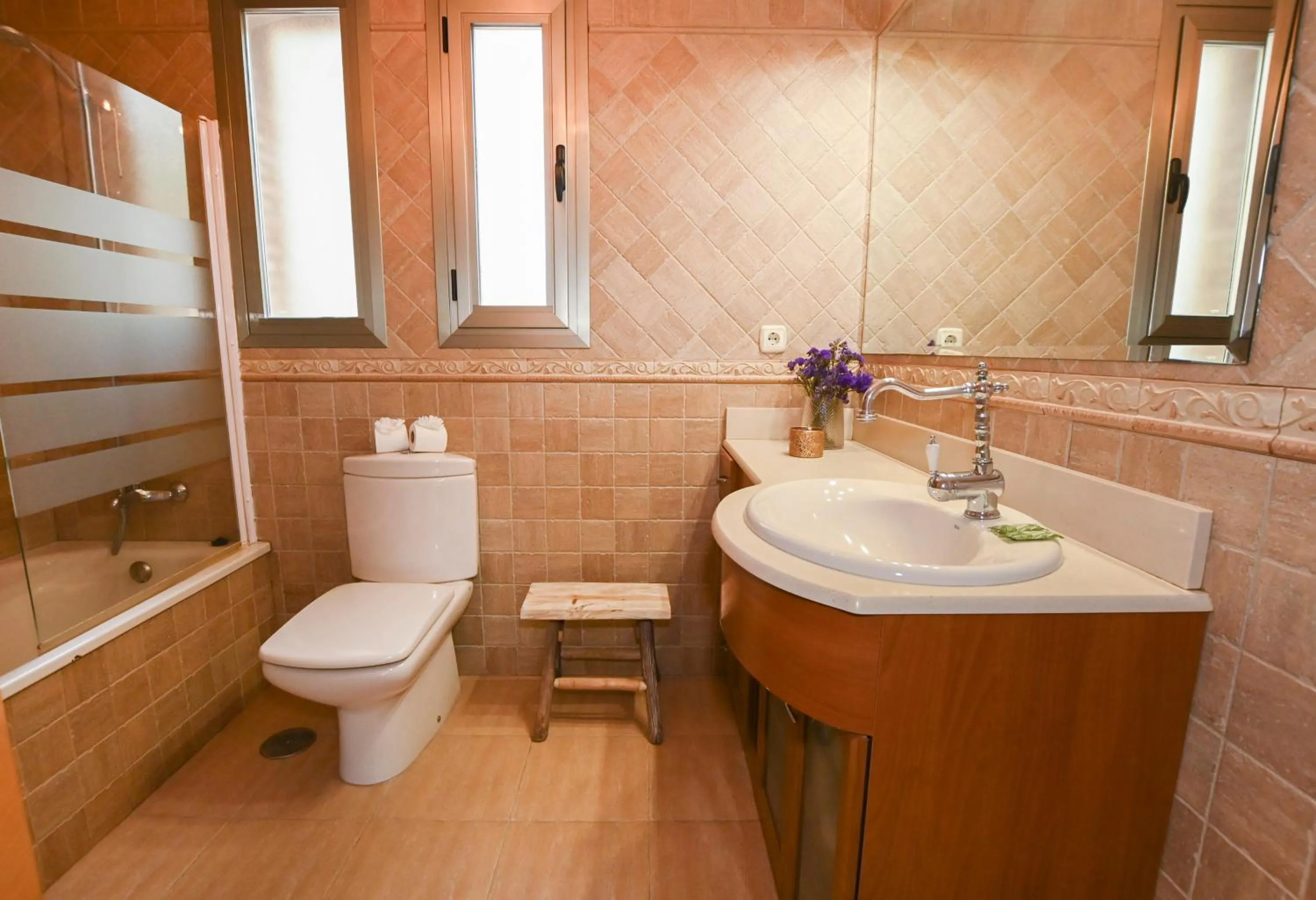 Bathroom in Villa Alegre Playa Calpe Grupo Terra de Mar, alojamientos con encanto