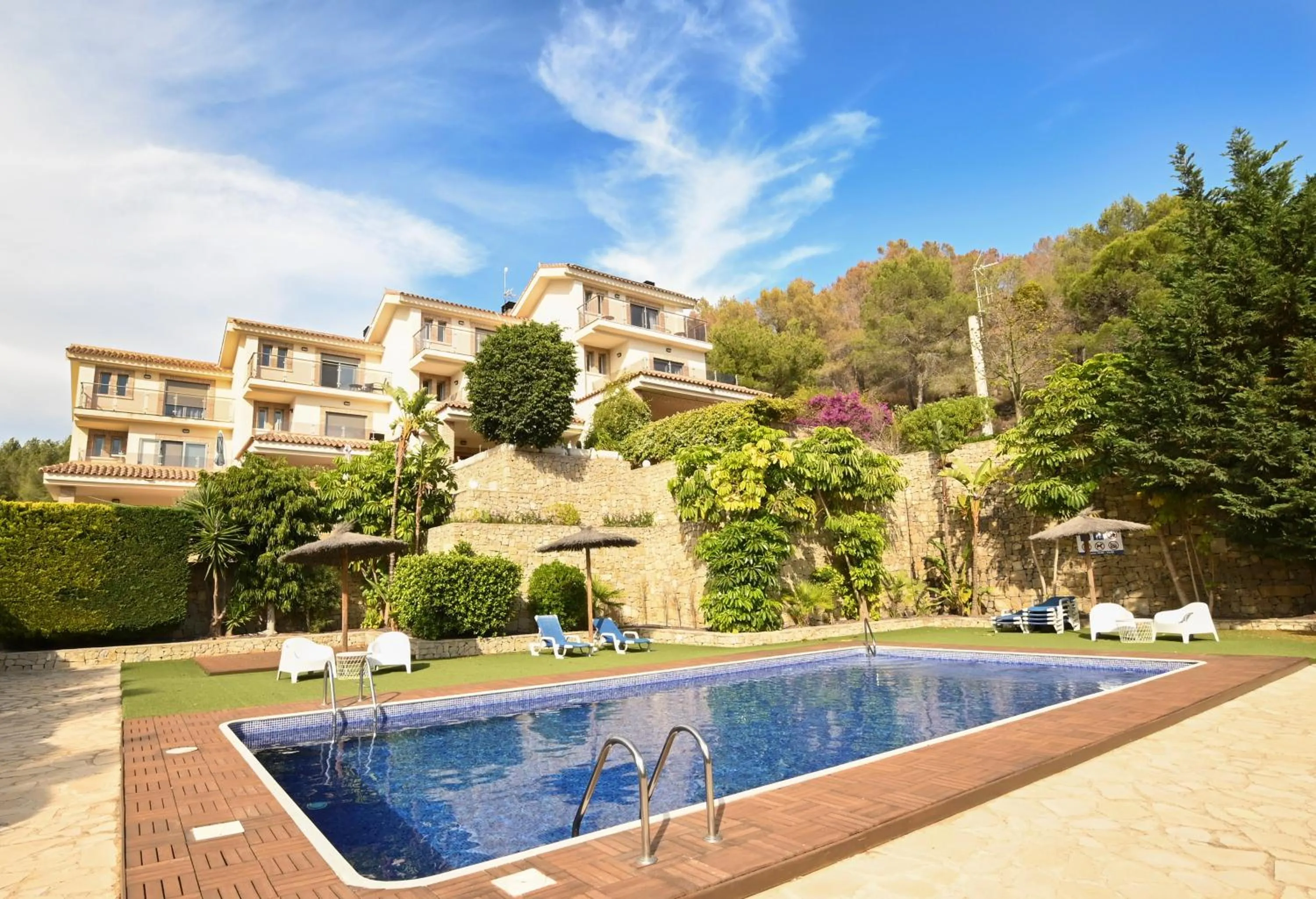 Swimming pool in Villa Alegre Playa Calpe Grupo Terra de Mar, alojamientos con encanto