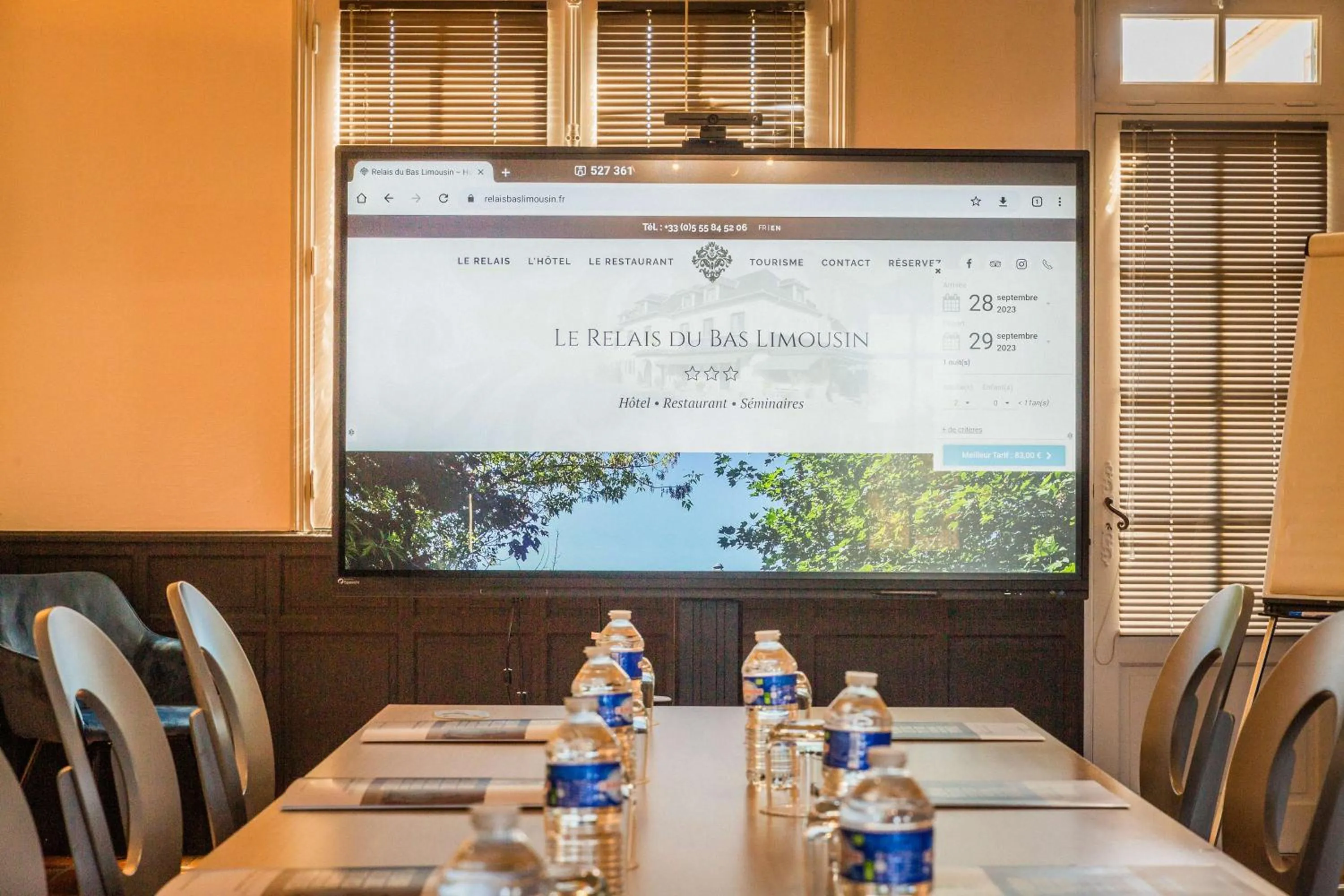 TV and multimedia in Logis Hôtel le Relais du Bas Limousin