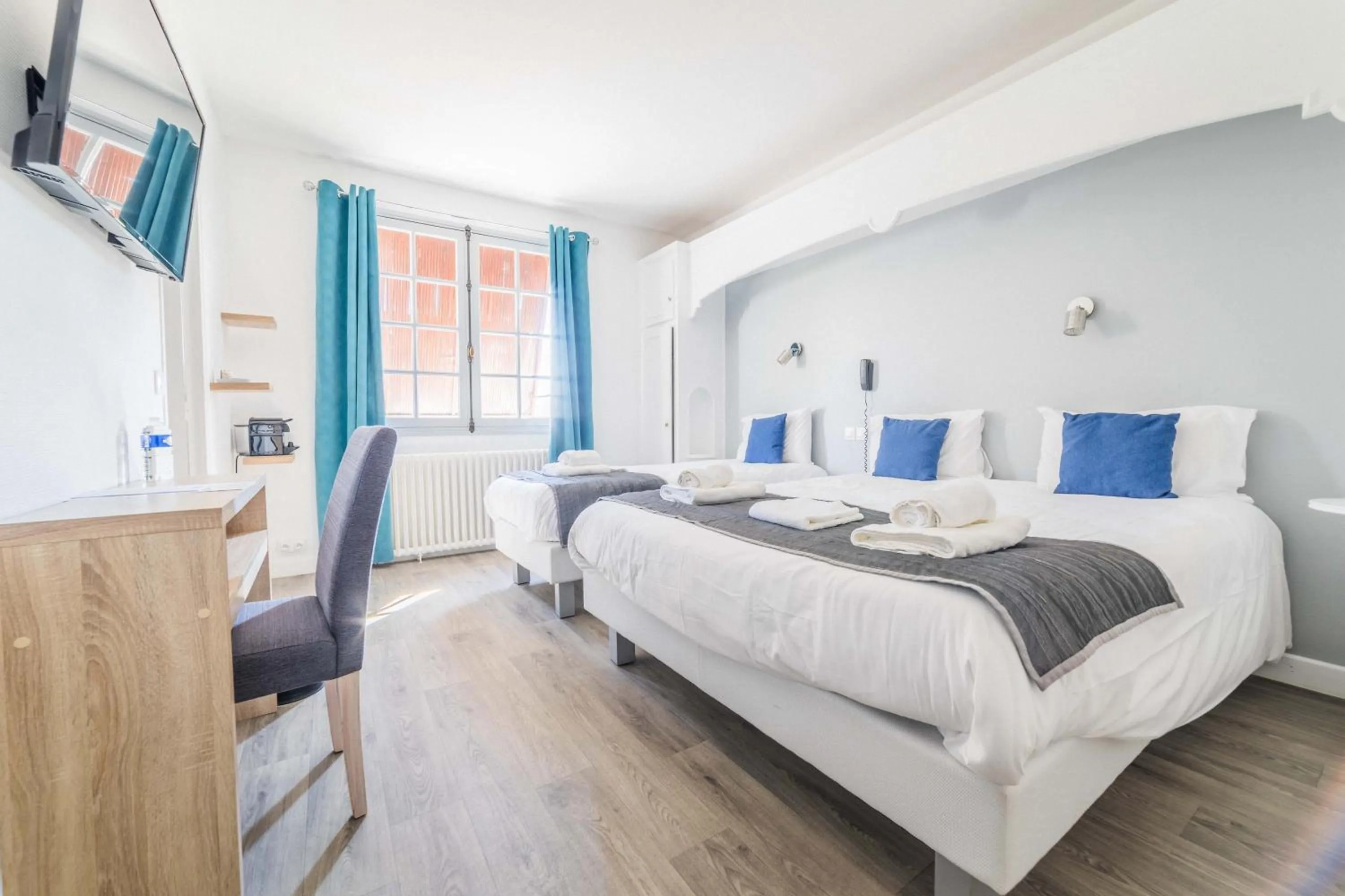 Bed in Logis Hôtel le Relais du Bas Limousin