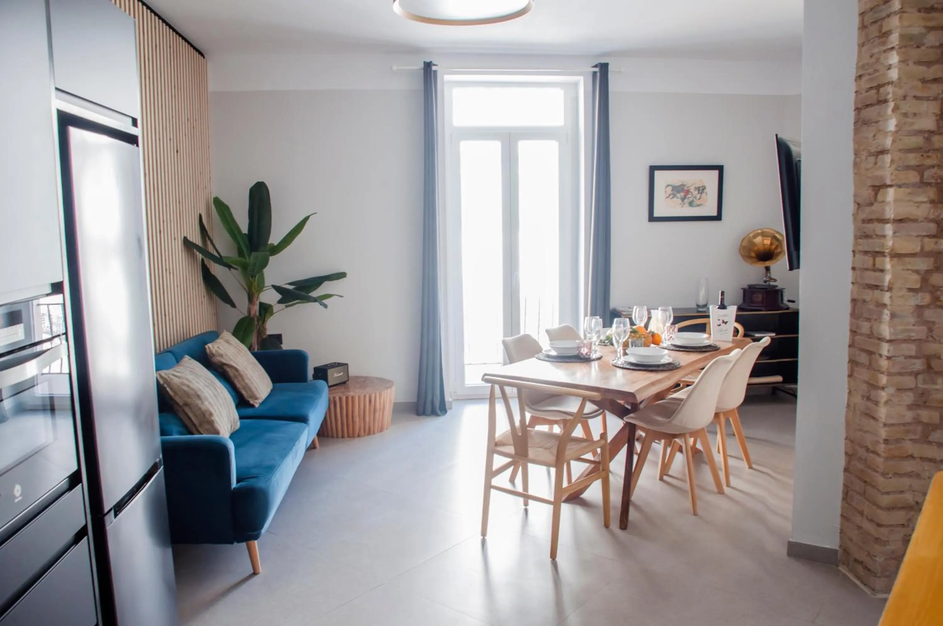 Kitchen or kitchenette in Valencia Apartamentos Goya