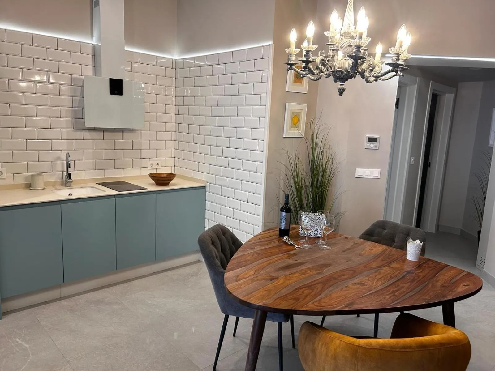 Kitchen or kitchenette in Valencia Apartamentos Goya
