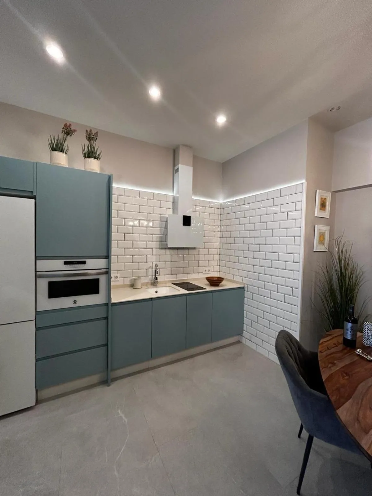 Kitchen or kitchenette in Valencia Apartamentos Goya