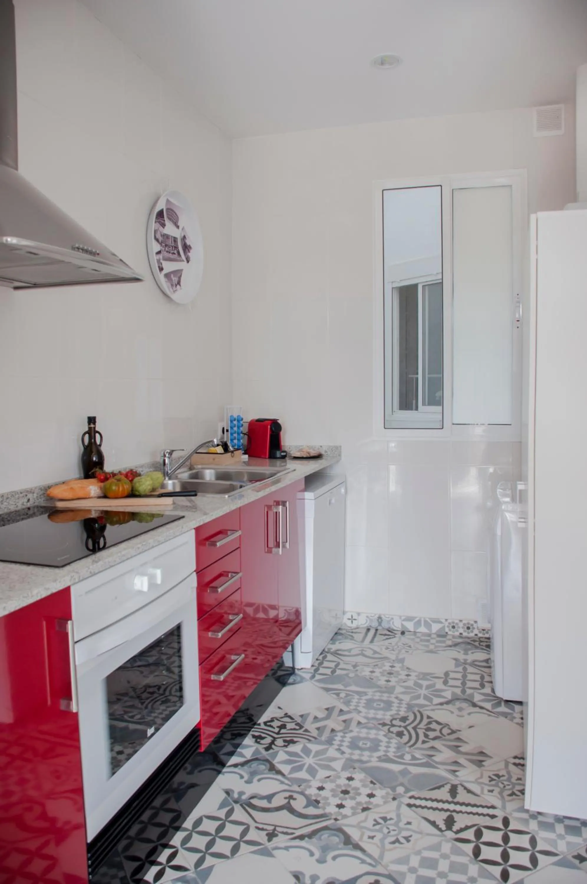Kitchen or kitchenette in Valencia Apartamentos Goya